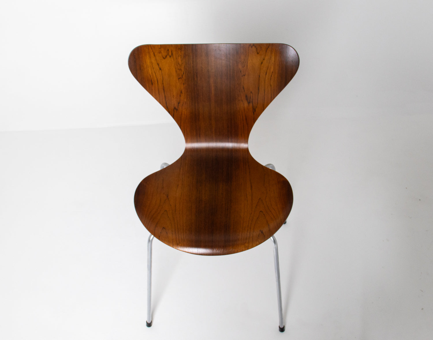 Set of 4 Arne Jacobsen for Fritz Hansen Series 7 Chairs in Rosewood Model 3107