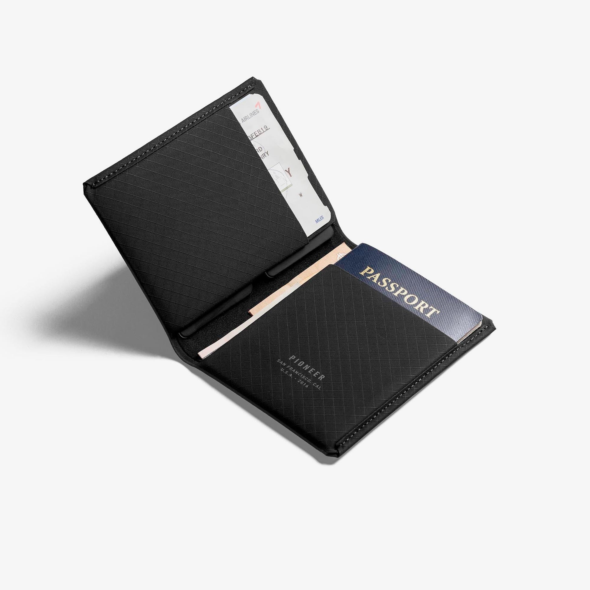 Passport Wallet Onyx 10XD™