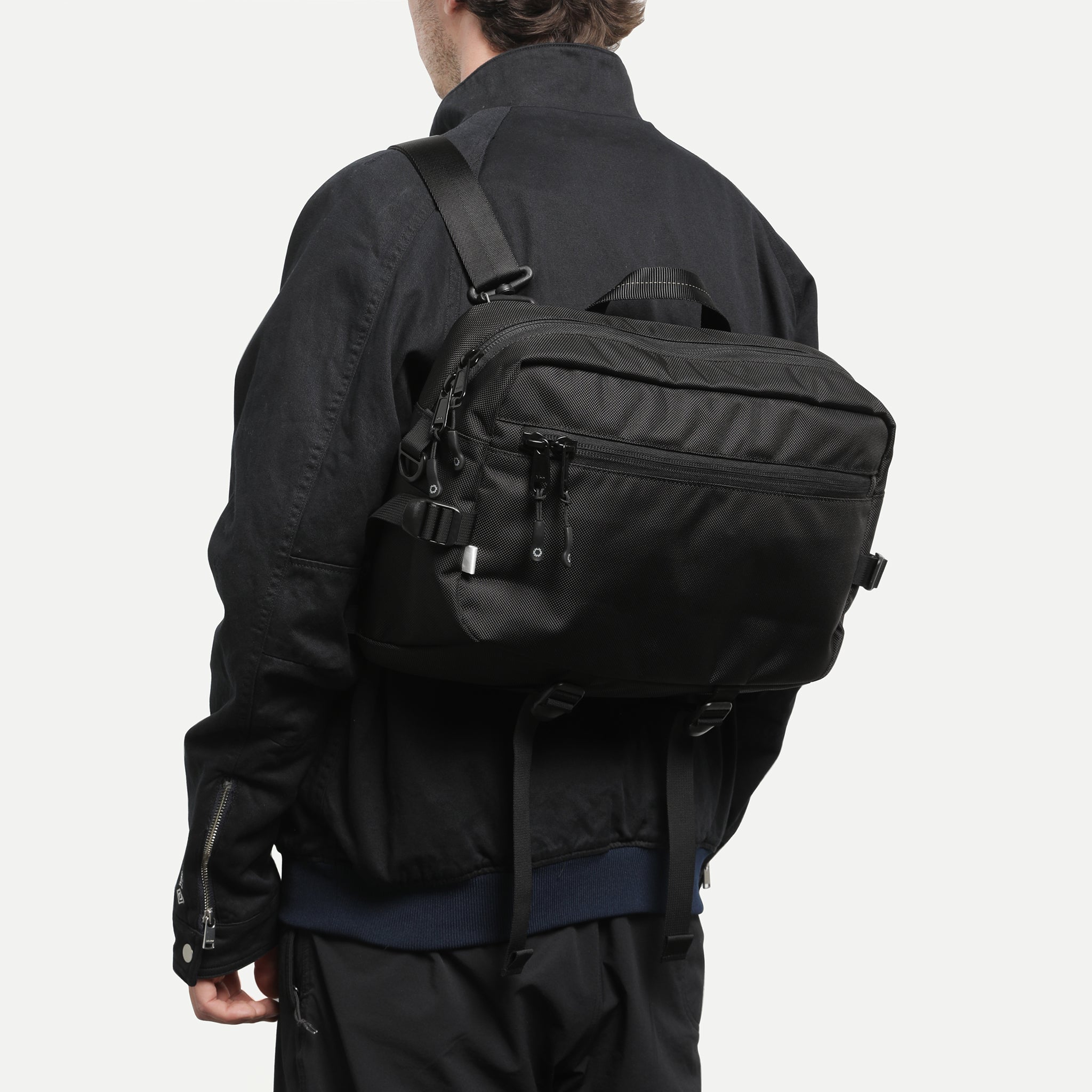 DSPTCH SLINGPACK バリスティックナイロン PCK-SP-BLK DSPTCH Ballistic Nylon Slingpack | Uncrate Supply