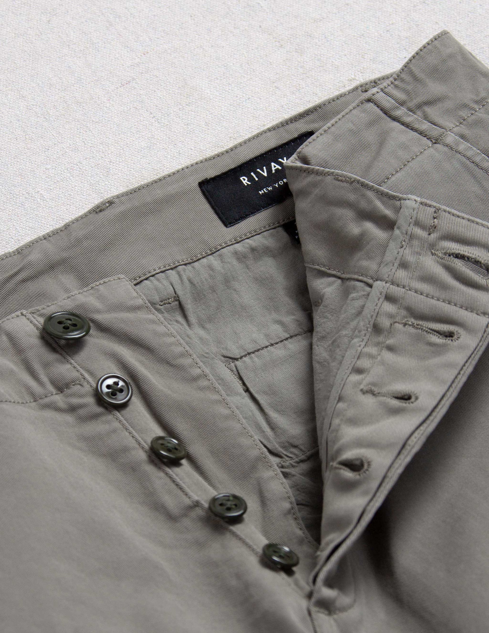 Series Chino in Warm Grey