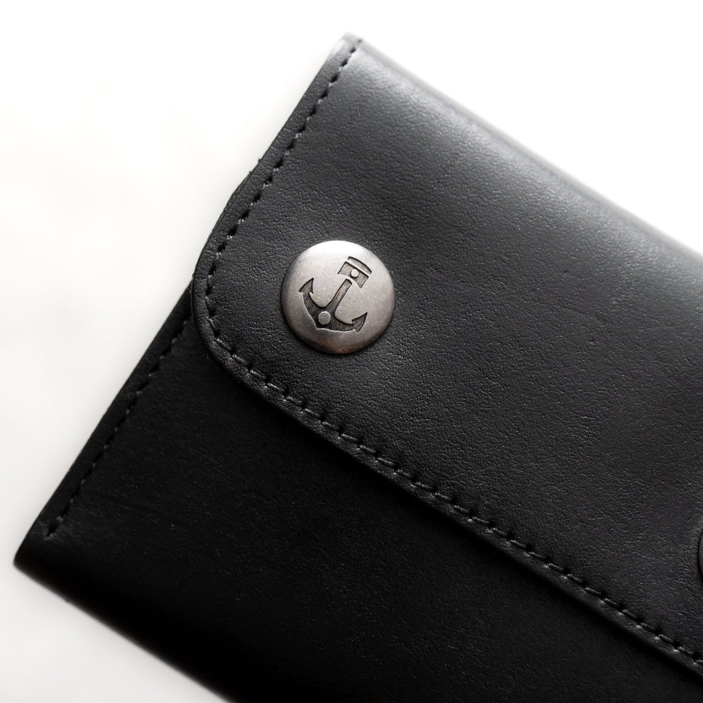 Iron & Resin Santa Fe Leather Wallet