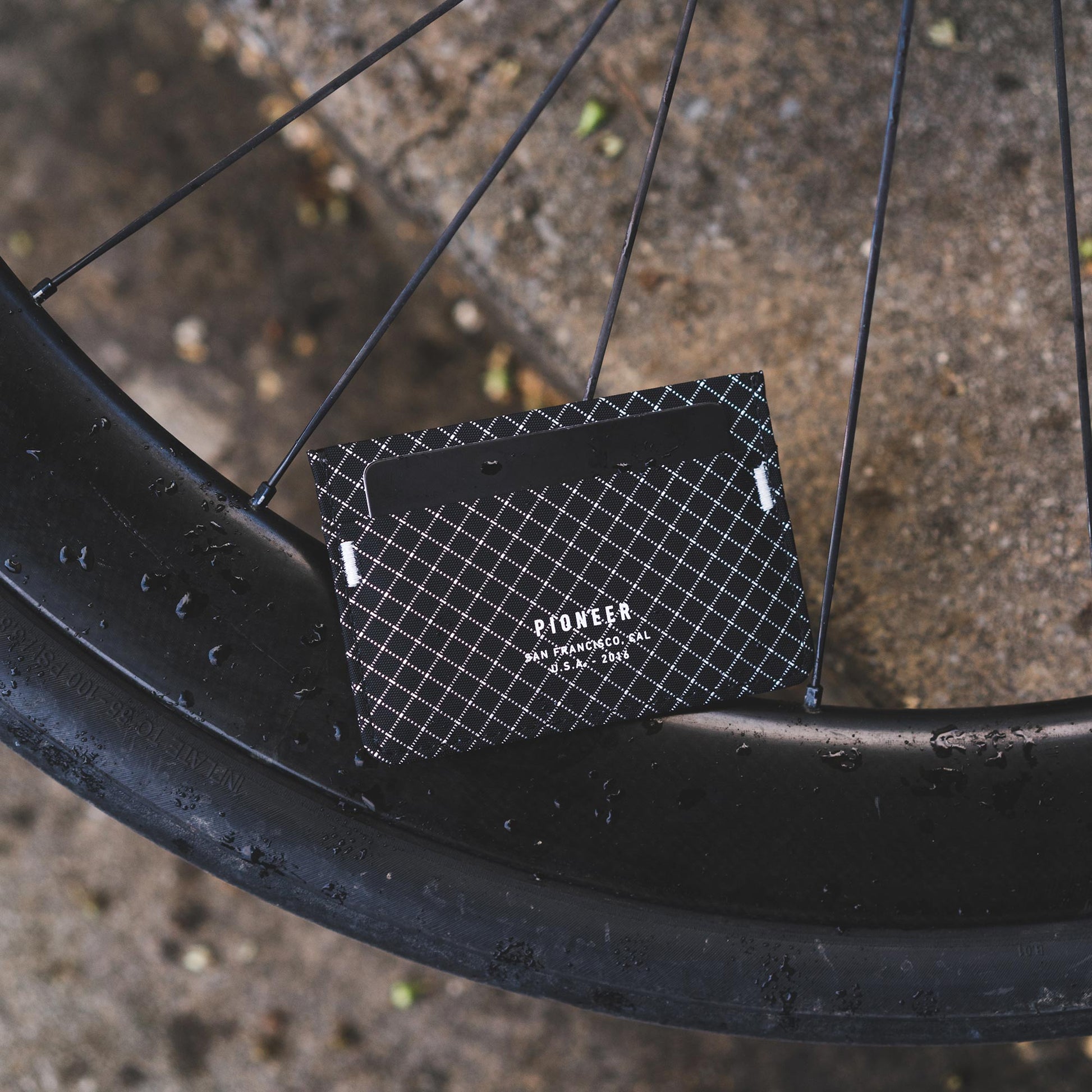 Molecule Cardholder