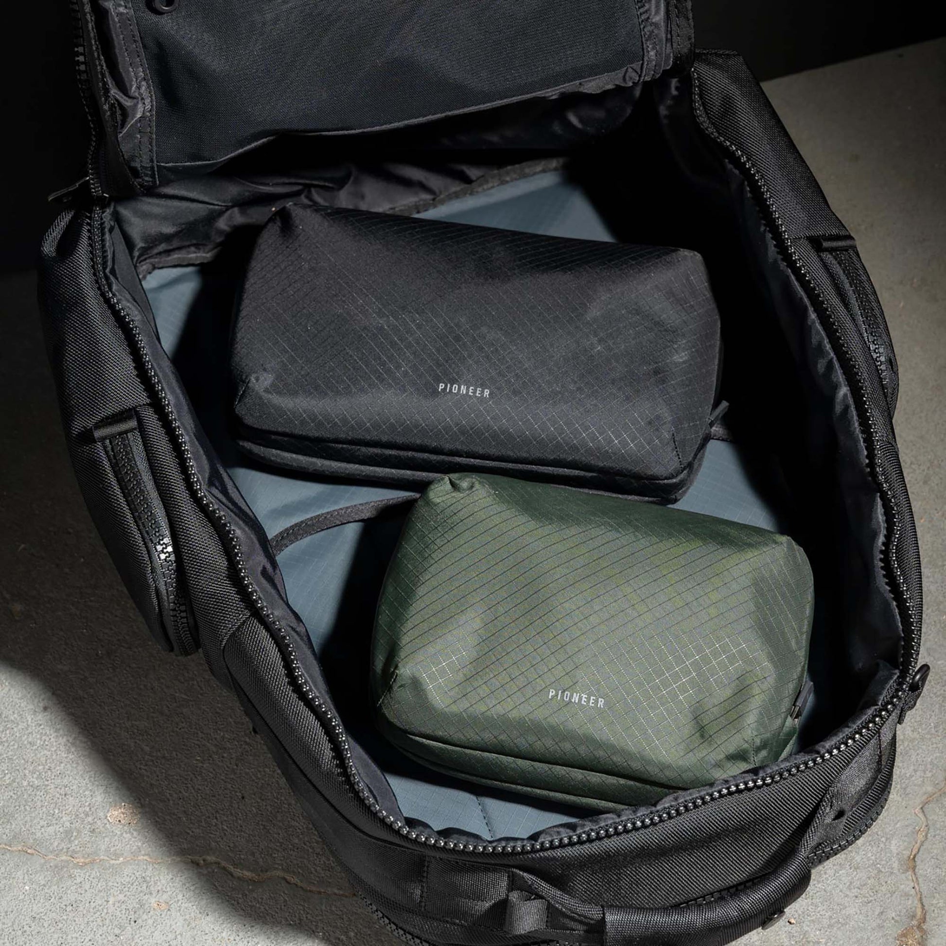Pioneer Carry Global Pouch