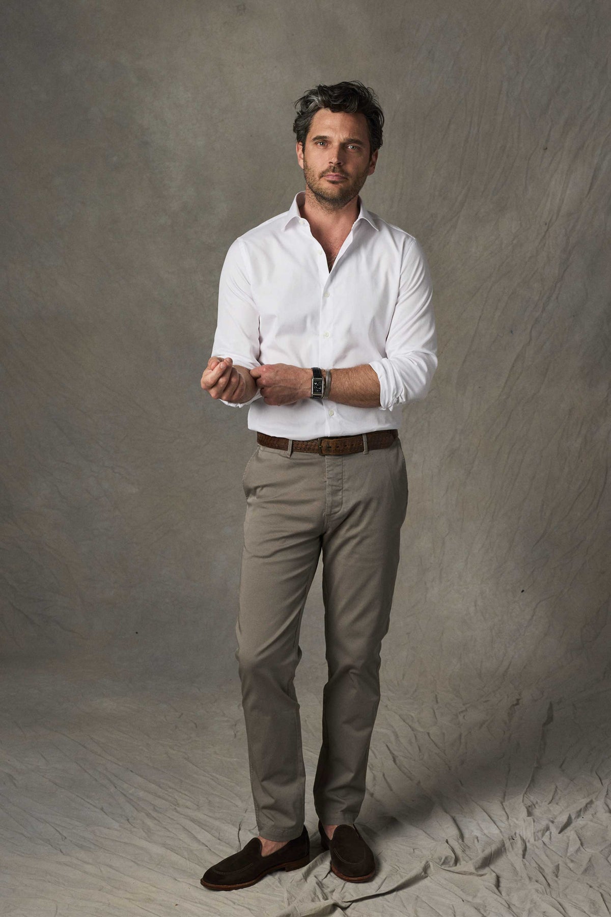 Series Chino in Warm Grey