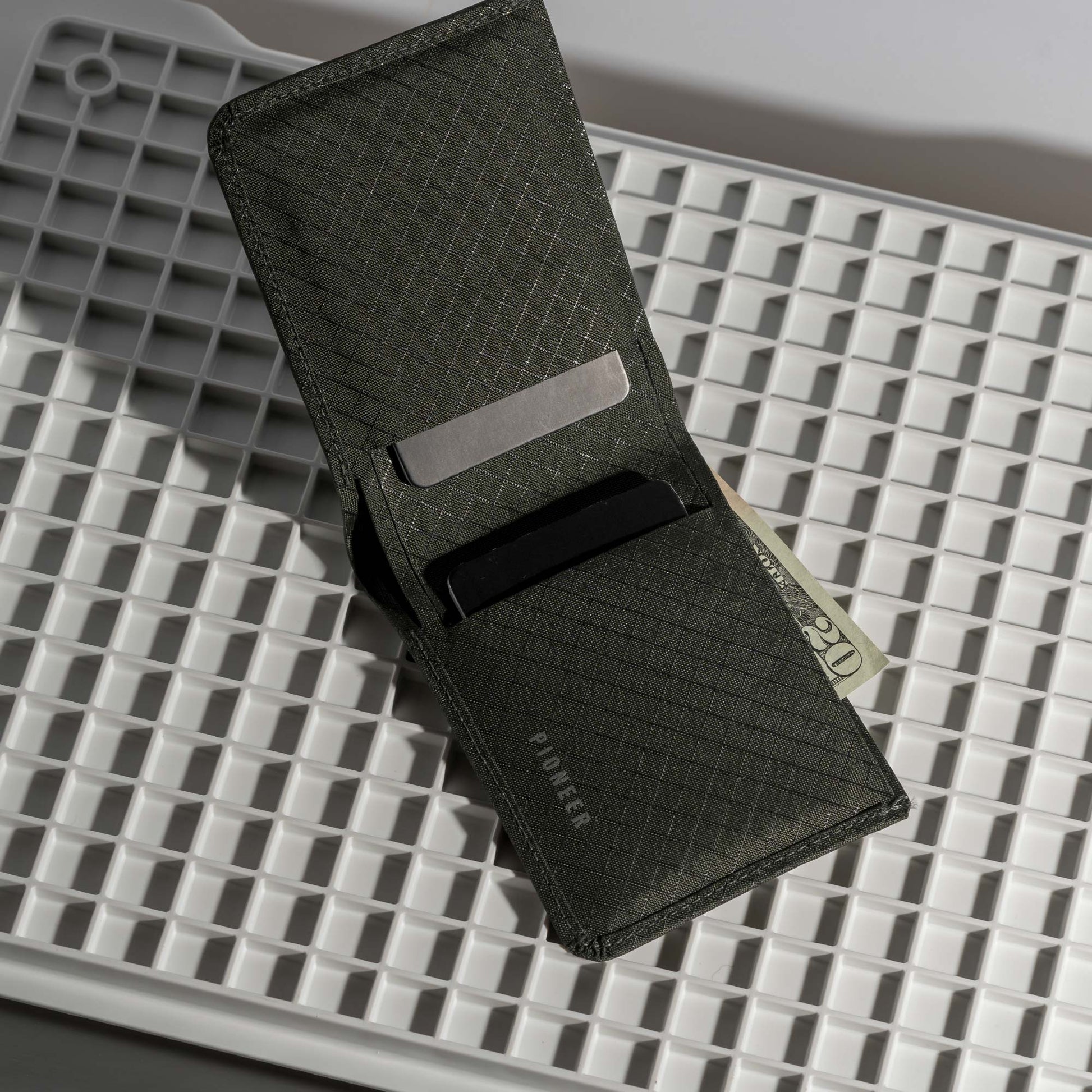 The Flyfold Wallet