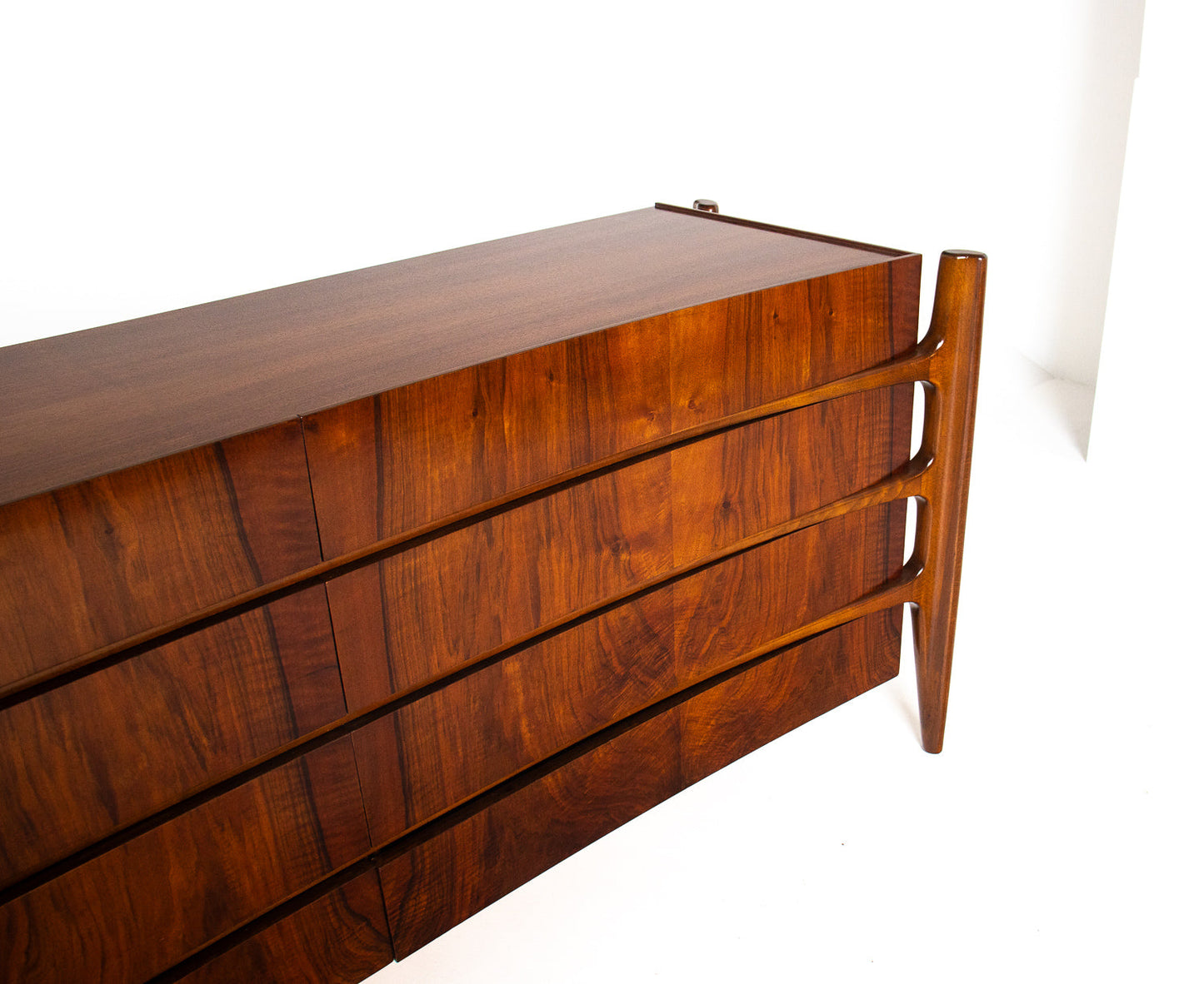 William Hinn Sculpted Walnut 8 Drawer Dresser, Made in Sweden, Circa 1950s