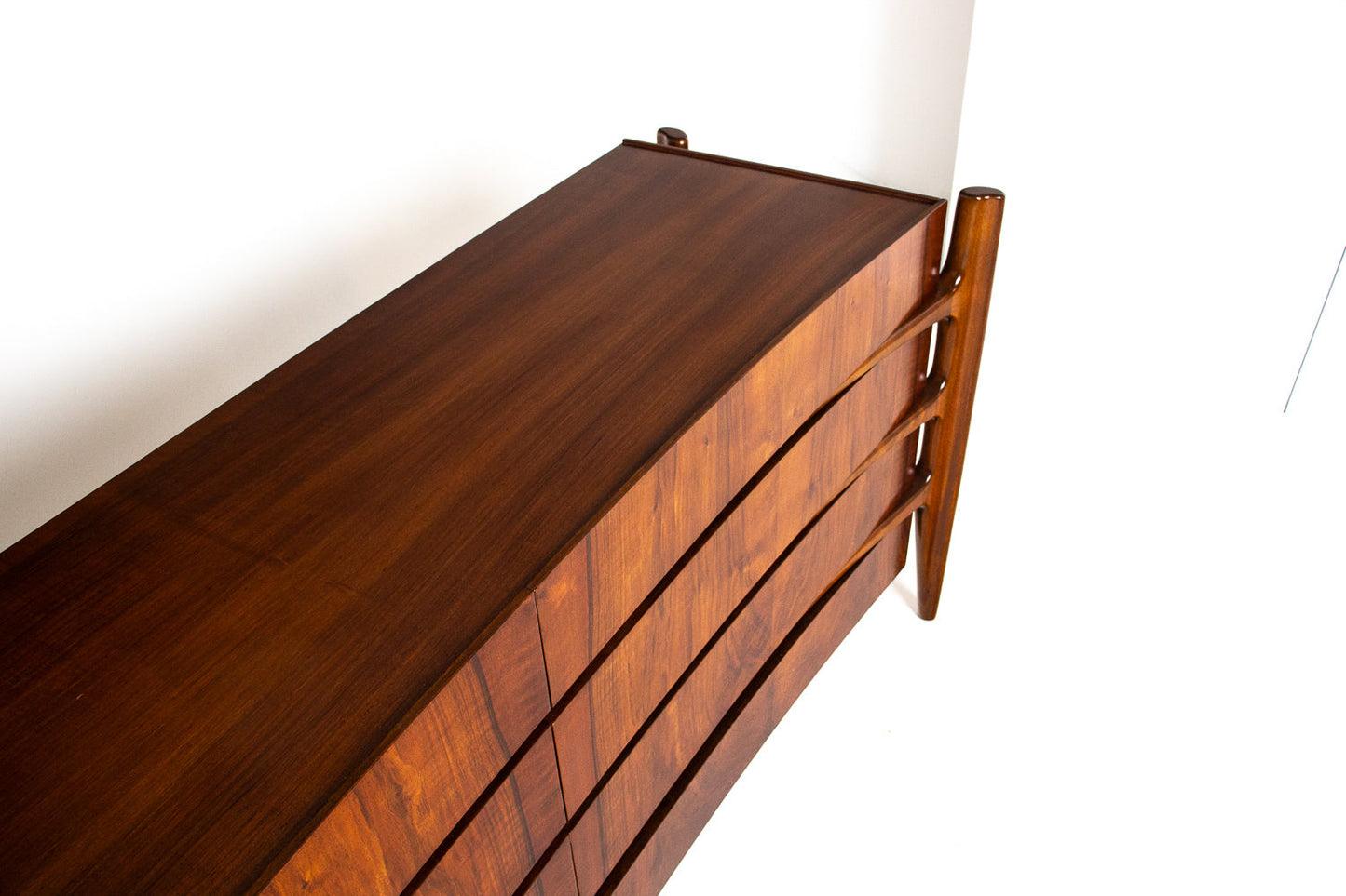 William Hinn Sculpted Walnut 8 Drawer Dresser, Made in Sweden, Circa 1950s