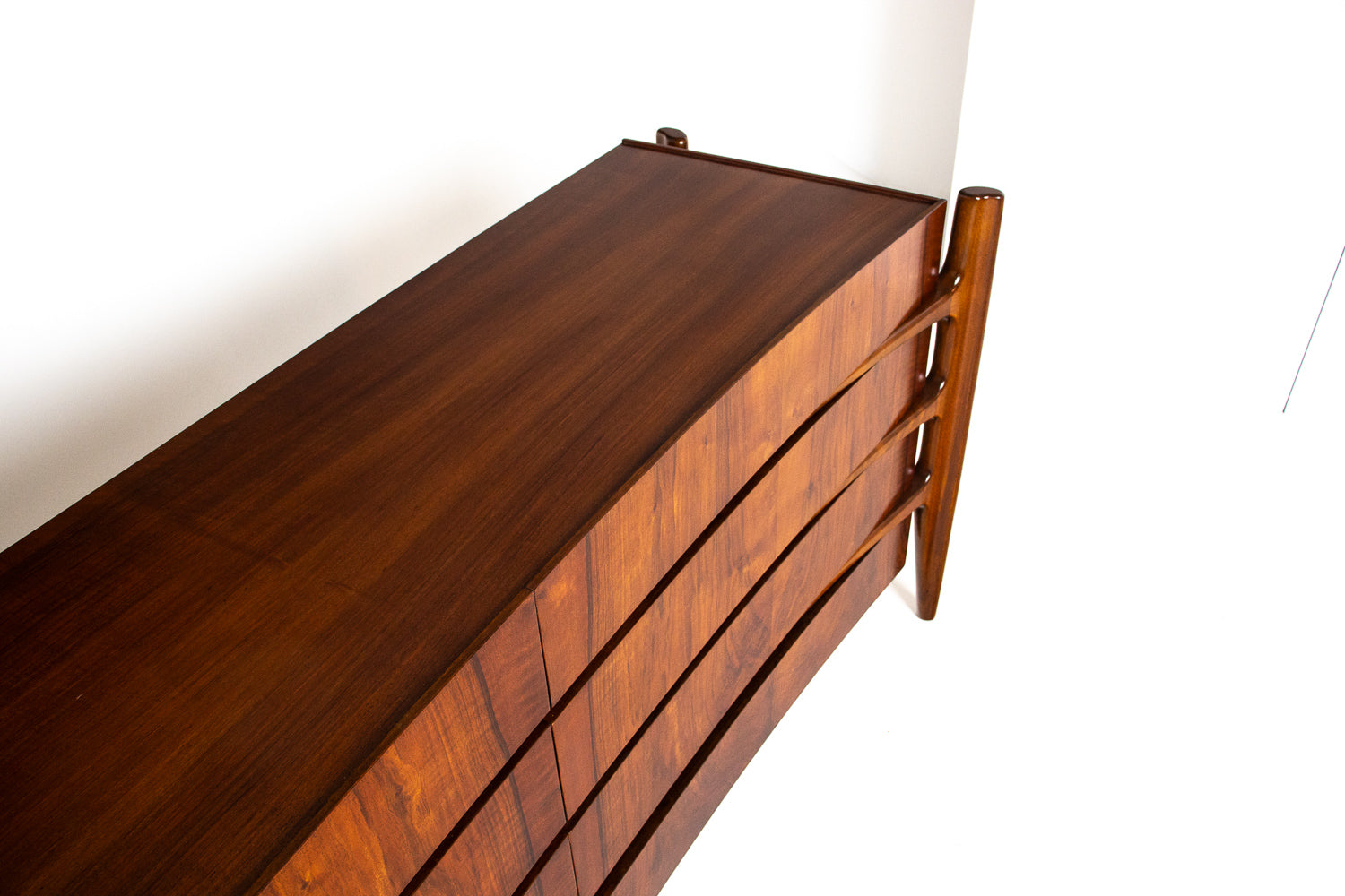 William Hinn Sculpted Walnut 8 Drawer Dresser, Made in Sweden, Circa 1950s