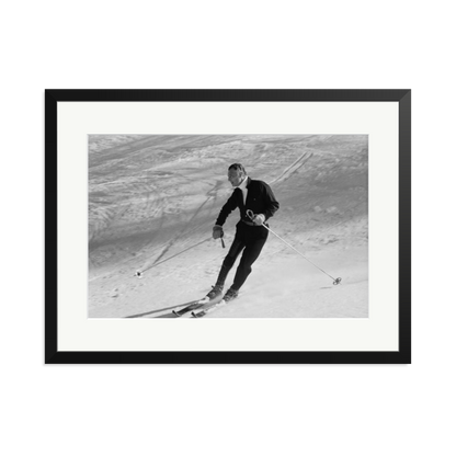 Gianni Agnelli Skiing Framed Print Black XL