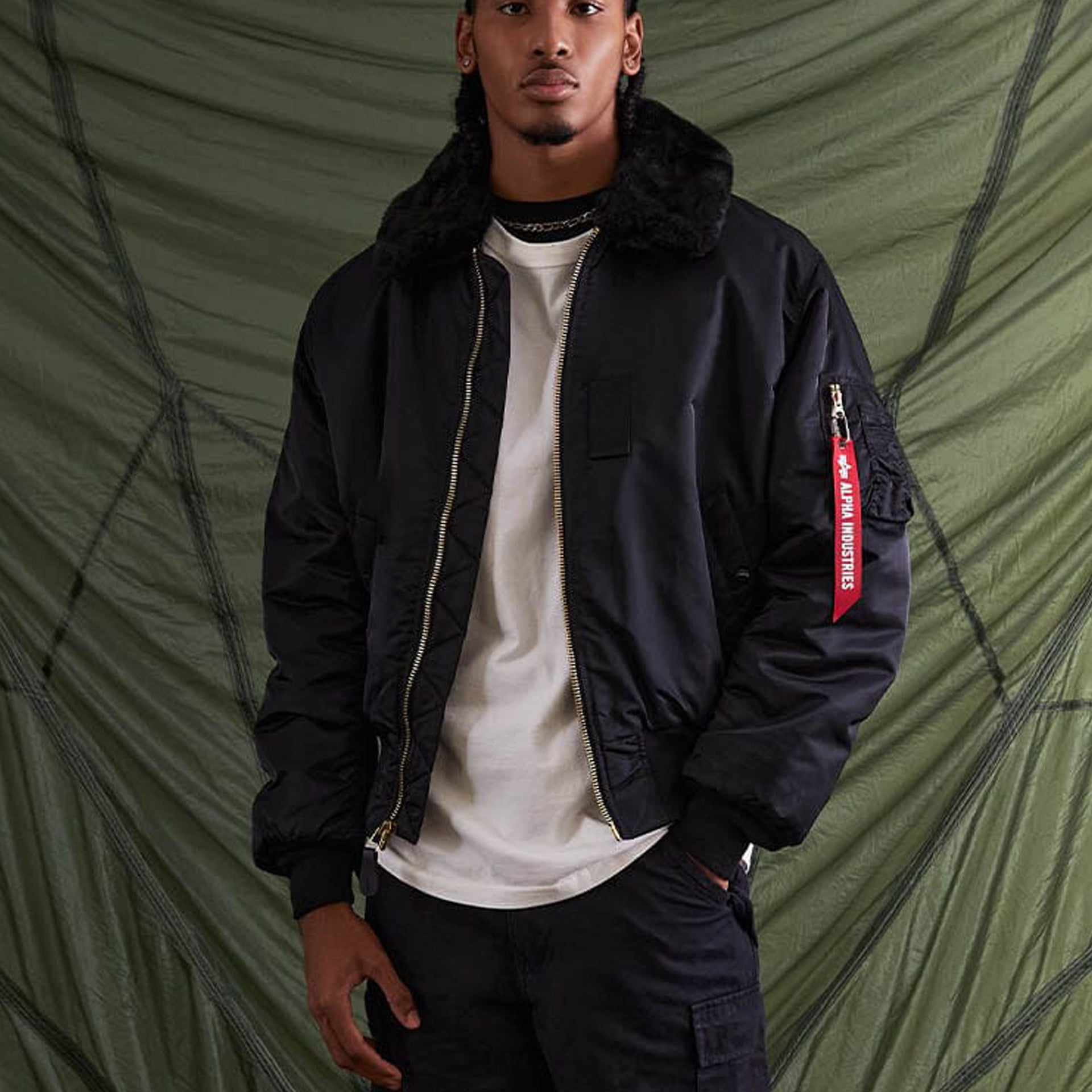 ジャケット・アウター ALPHA INDUSTRIES B-15D flight jacket Alpha Industries Men's Black B-15 Flight Jacket