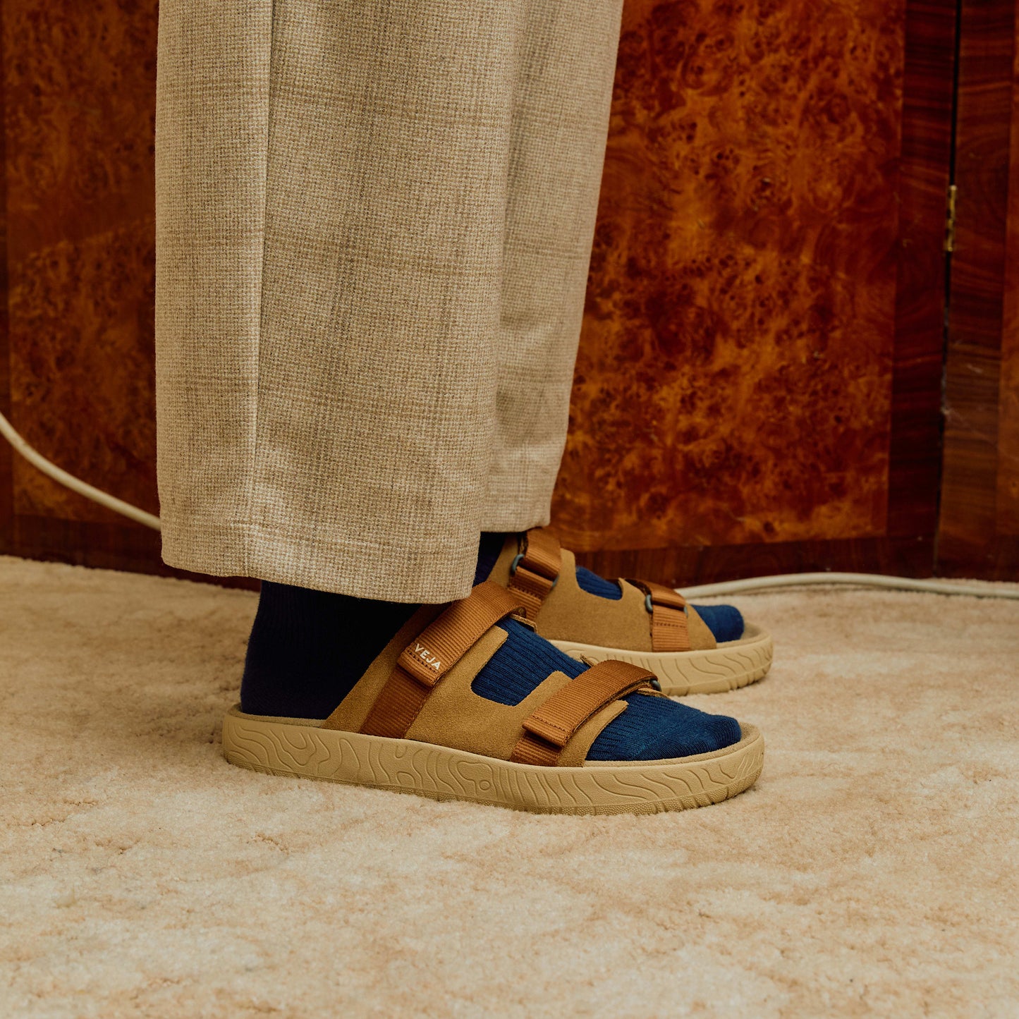 Veja ARPOADOR SUEDE Sandals