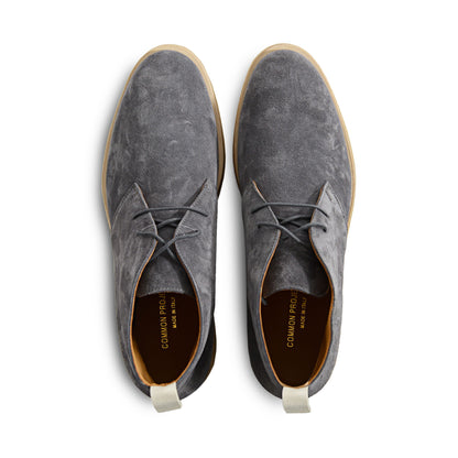 Common Projects verwaschene Chukka-Stiefel