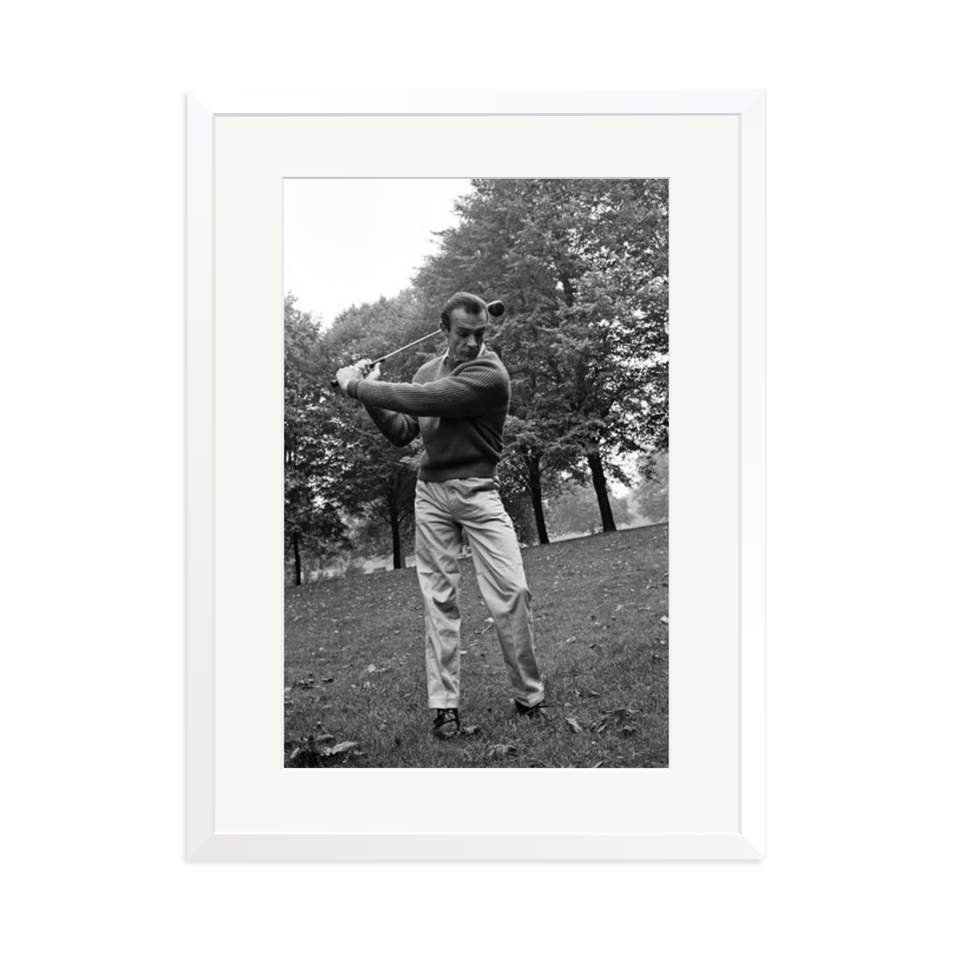 Sean Connery Plays Golf Framed Print White XL