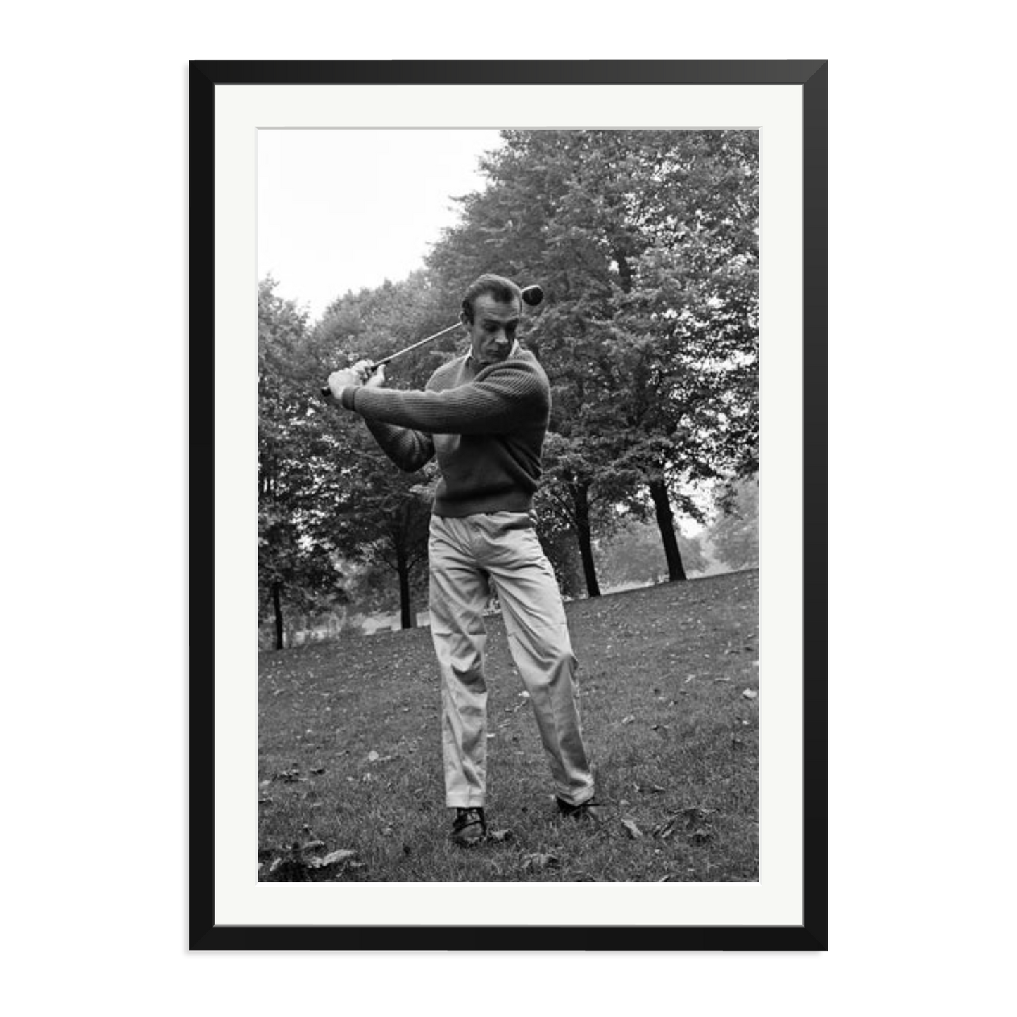 Sean Connery Plays Golf Framed Print Black XXL