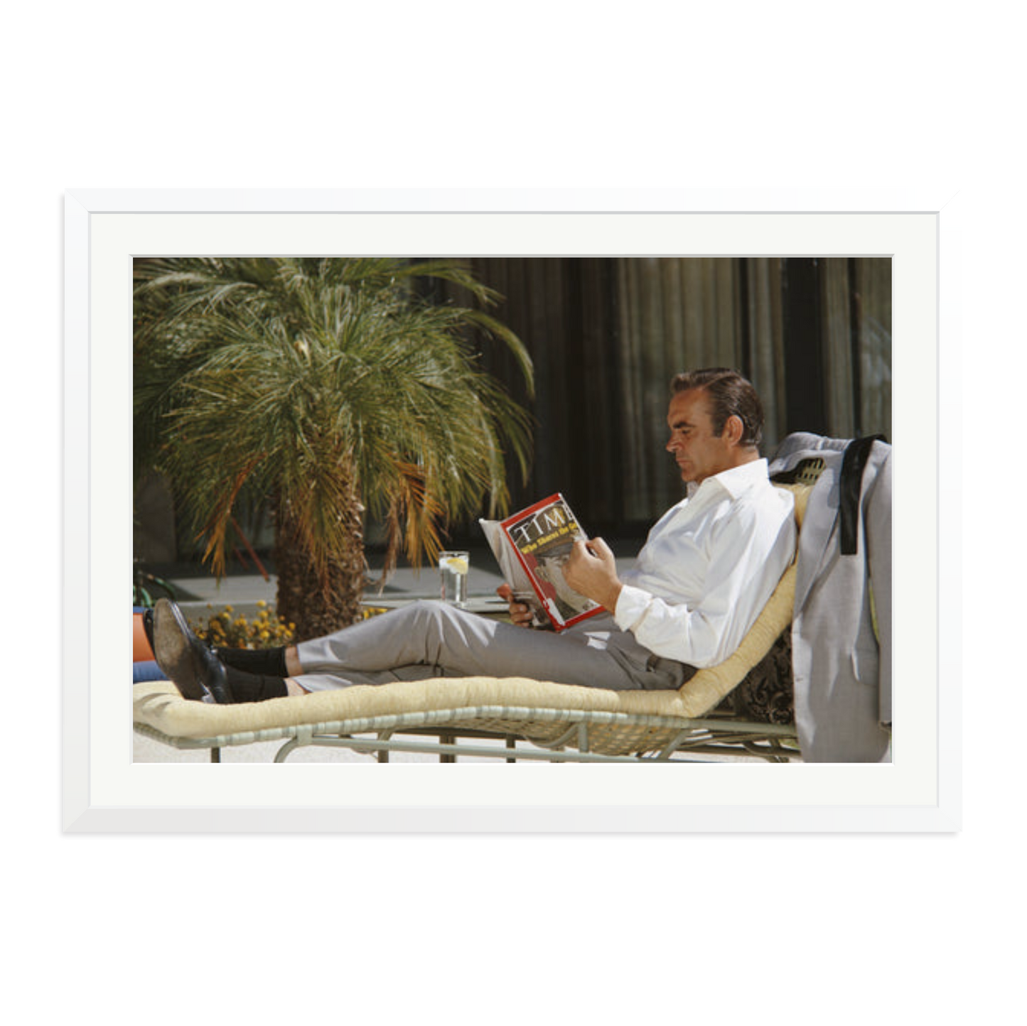 Sean Connery Lounging Framed Print White XXL