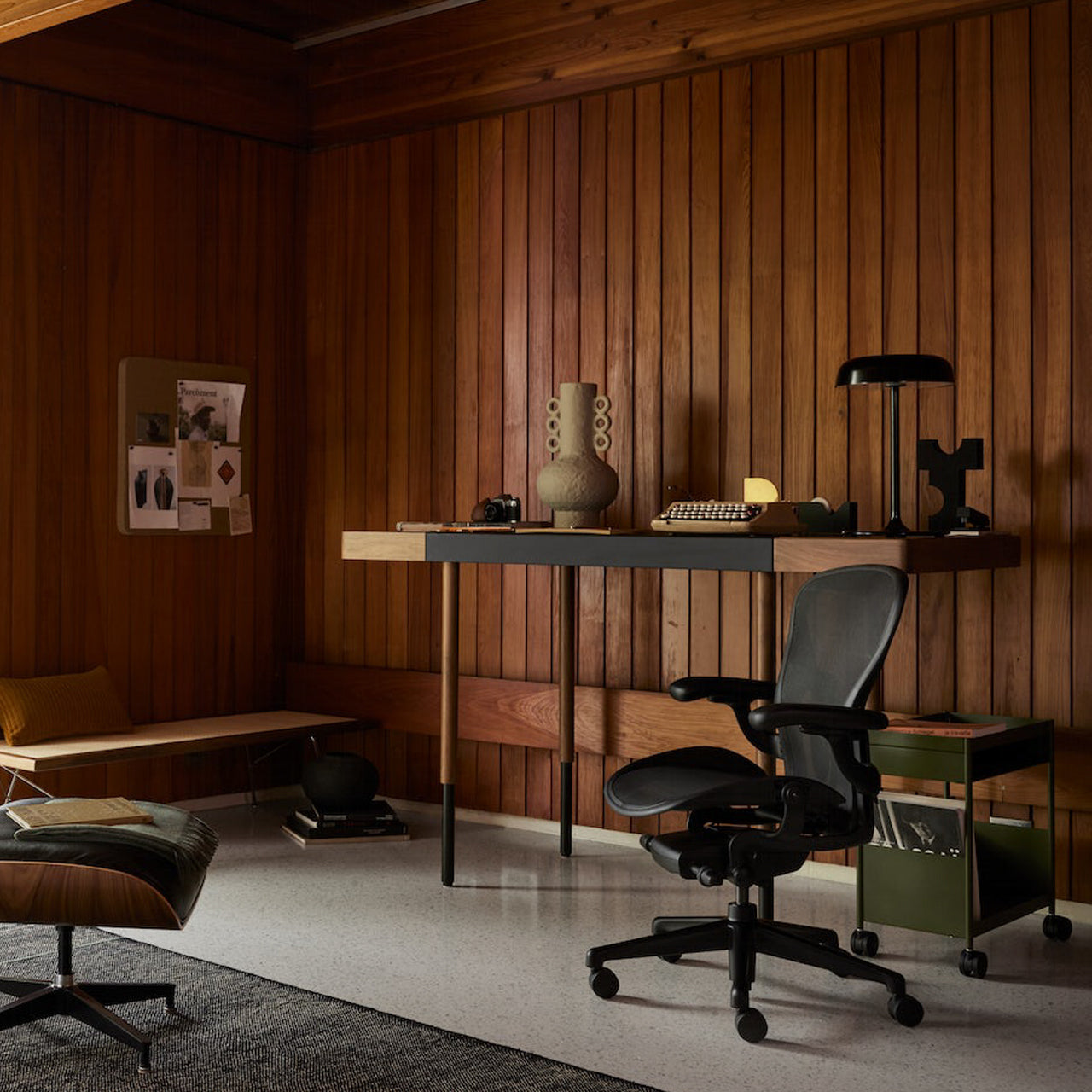 Herman Miller Leatherwrap Sitz-Steh-Schreibtisch