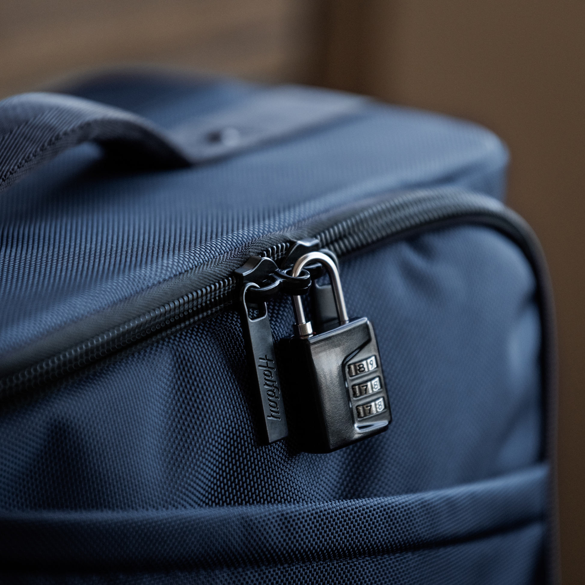 Halfday Carry-On Garment Roller Bag