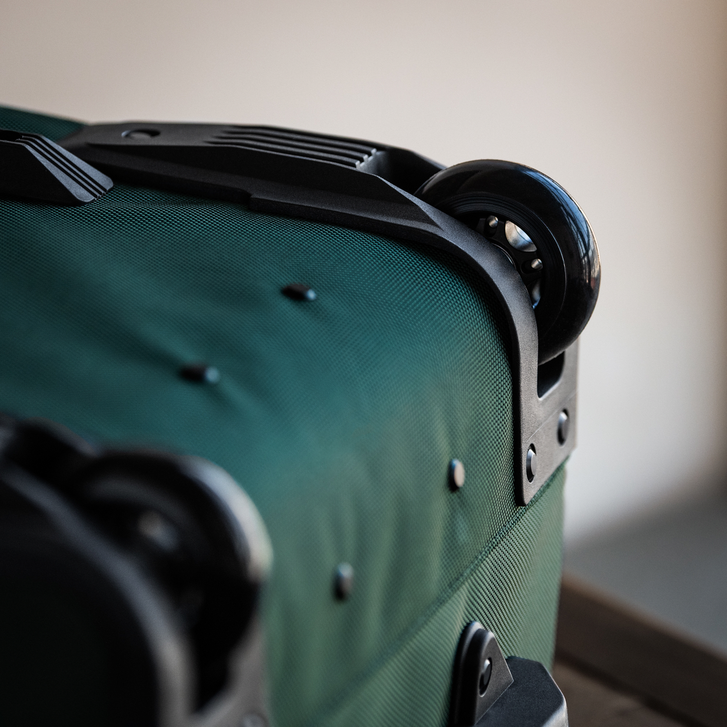 Halfday Carry-On Garment Roller Bag