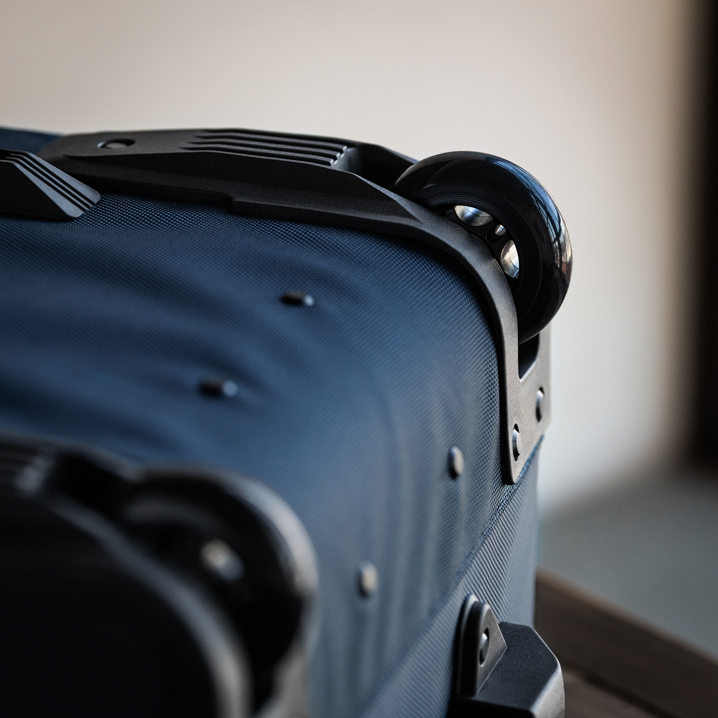Halfday Carry-On Garment Roller Bag