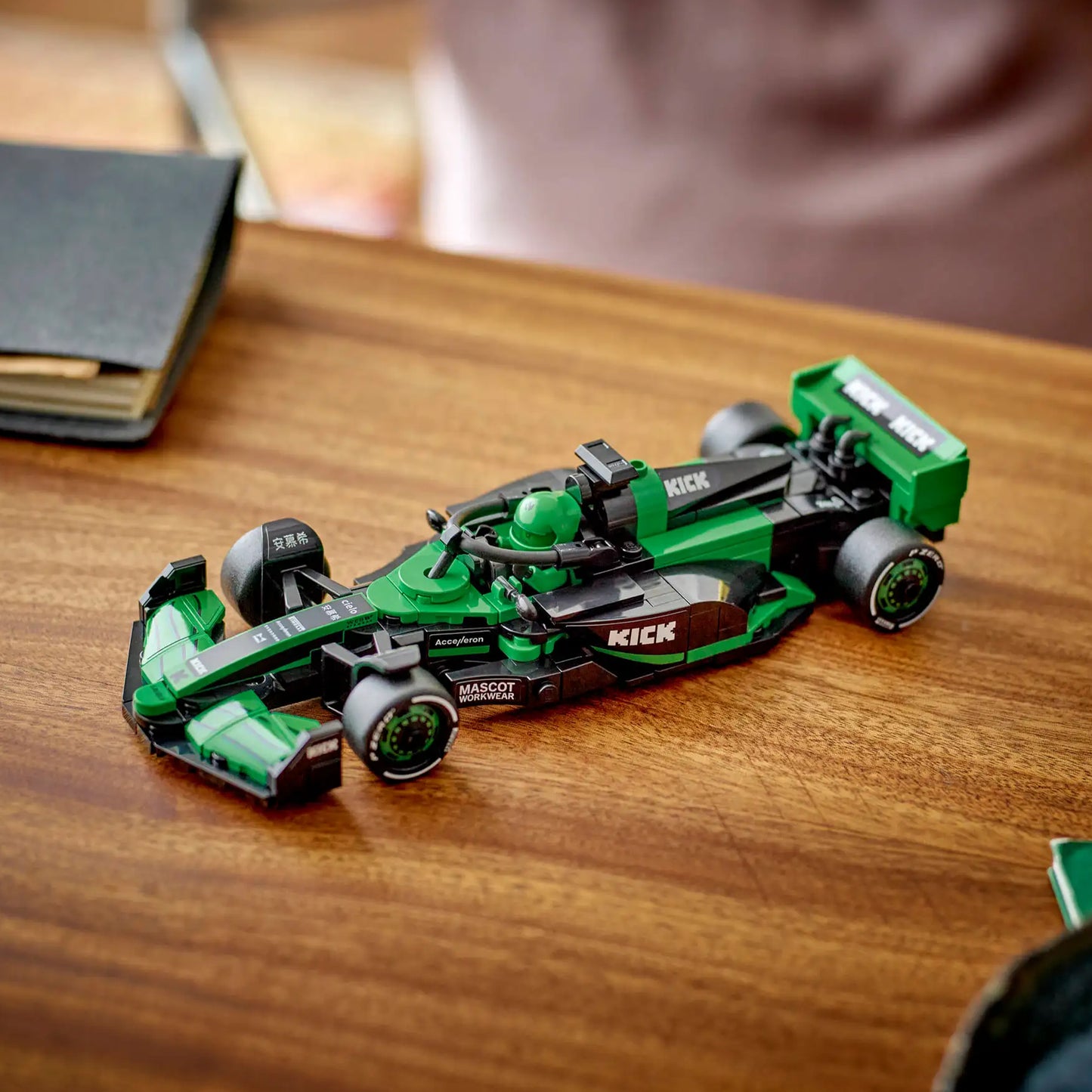 LEGO Kick C44 F1 Race Car