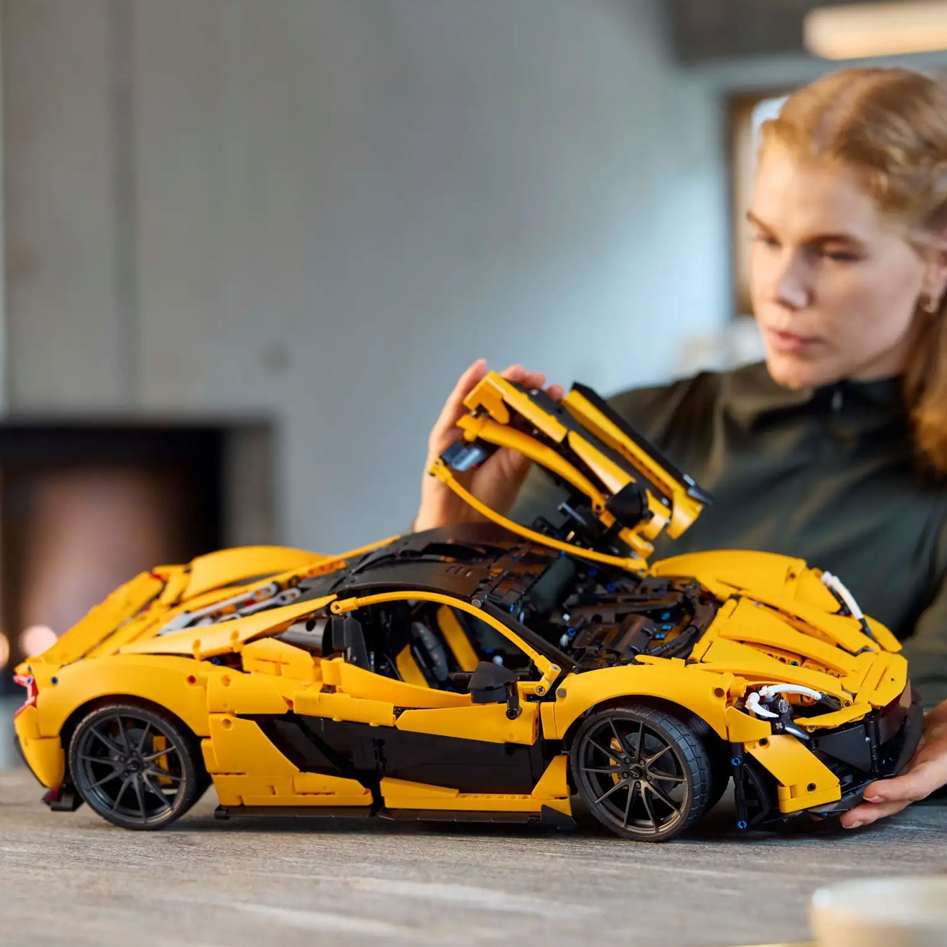 LEGO McLaren P1 Uncrate Supply