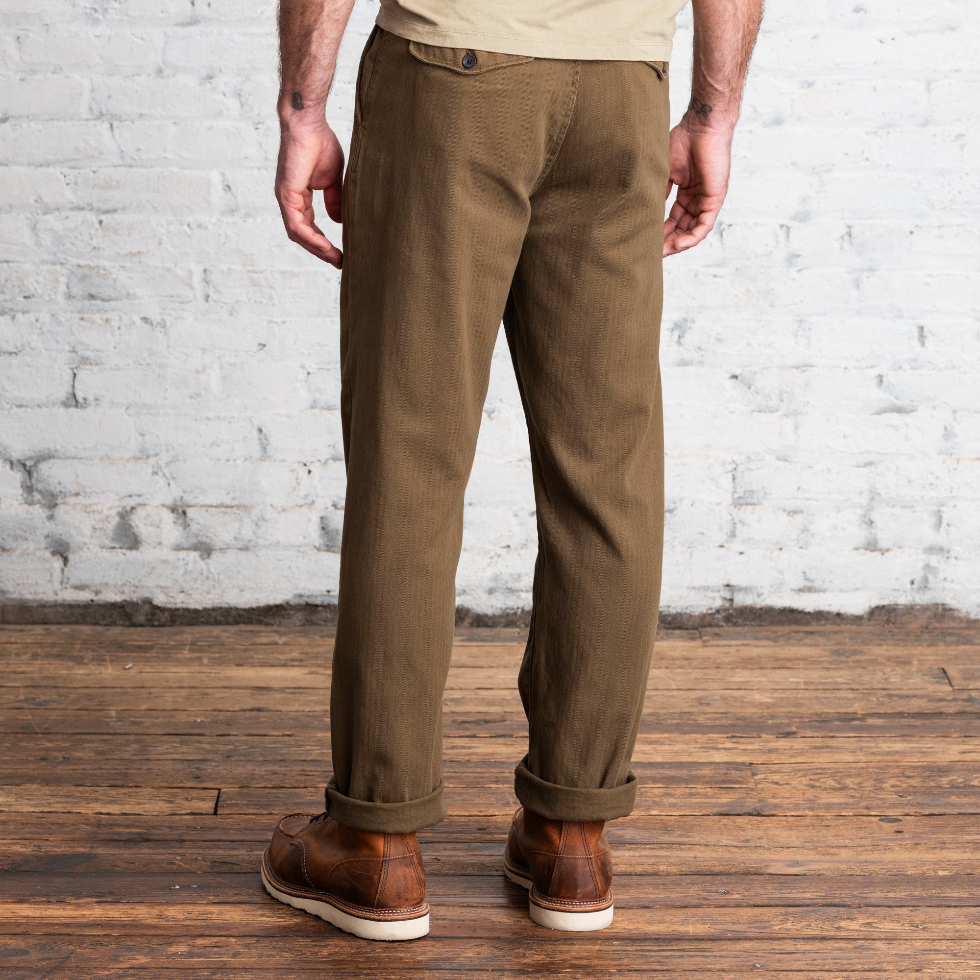 【新品】UNDEFEATED OFFICER CHINO Line of Trade Officer Chino | Uncrate Supply