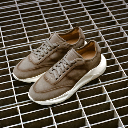 Greats The Manhattan City Runner - Mineral Taupe