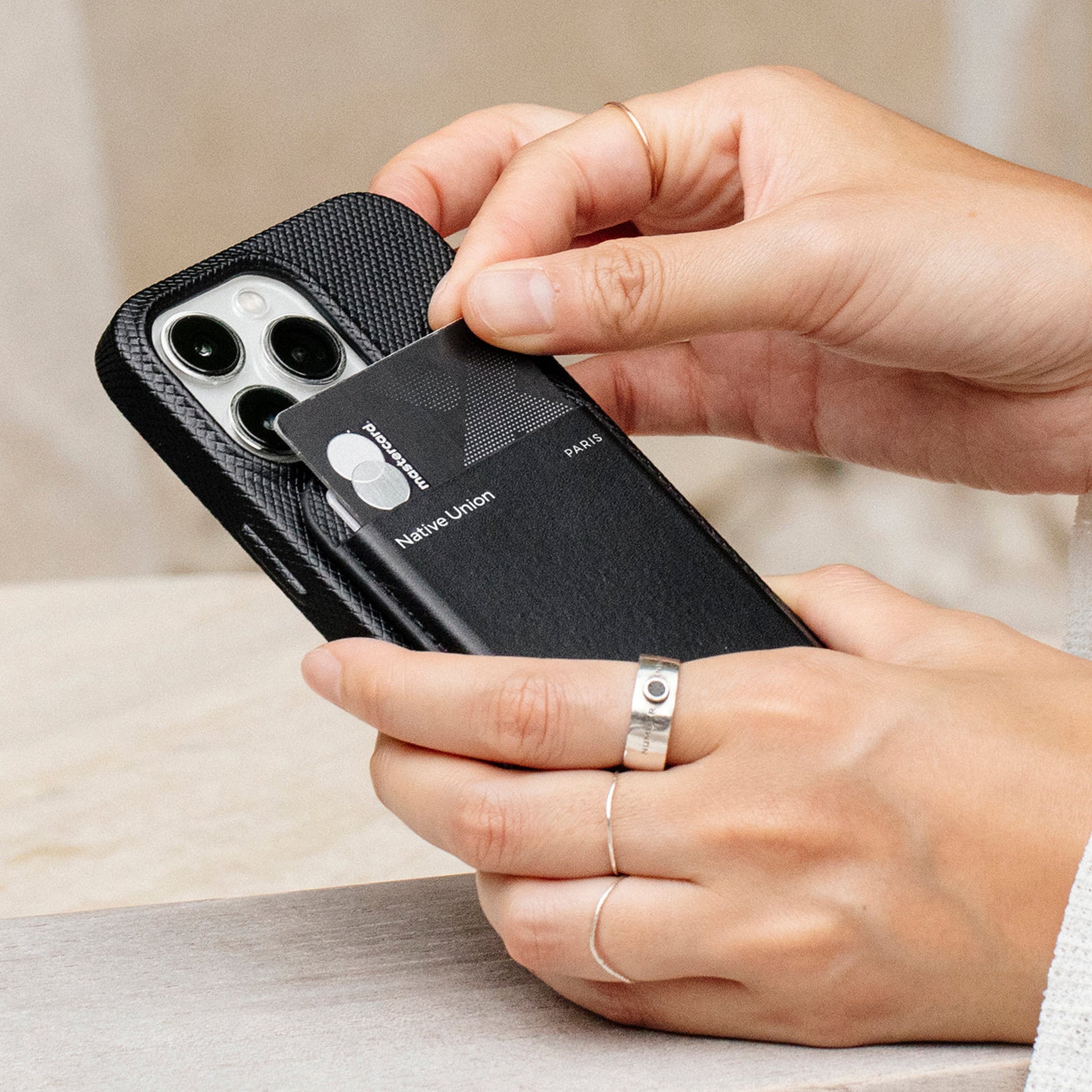 Native Union MagSafe Wallet | Uncrate Supply