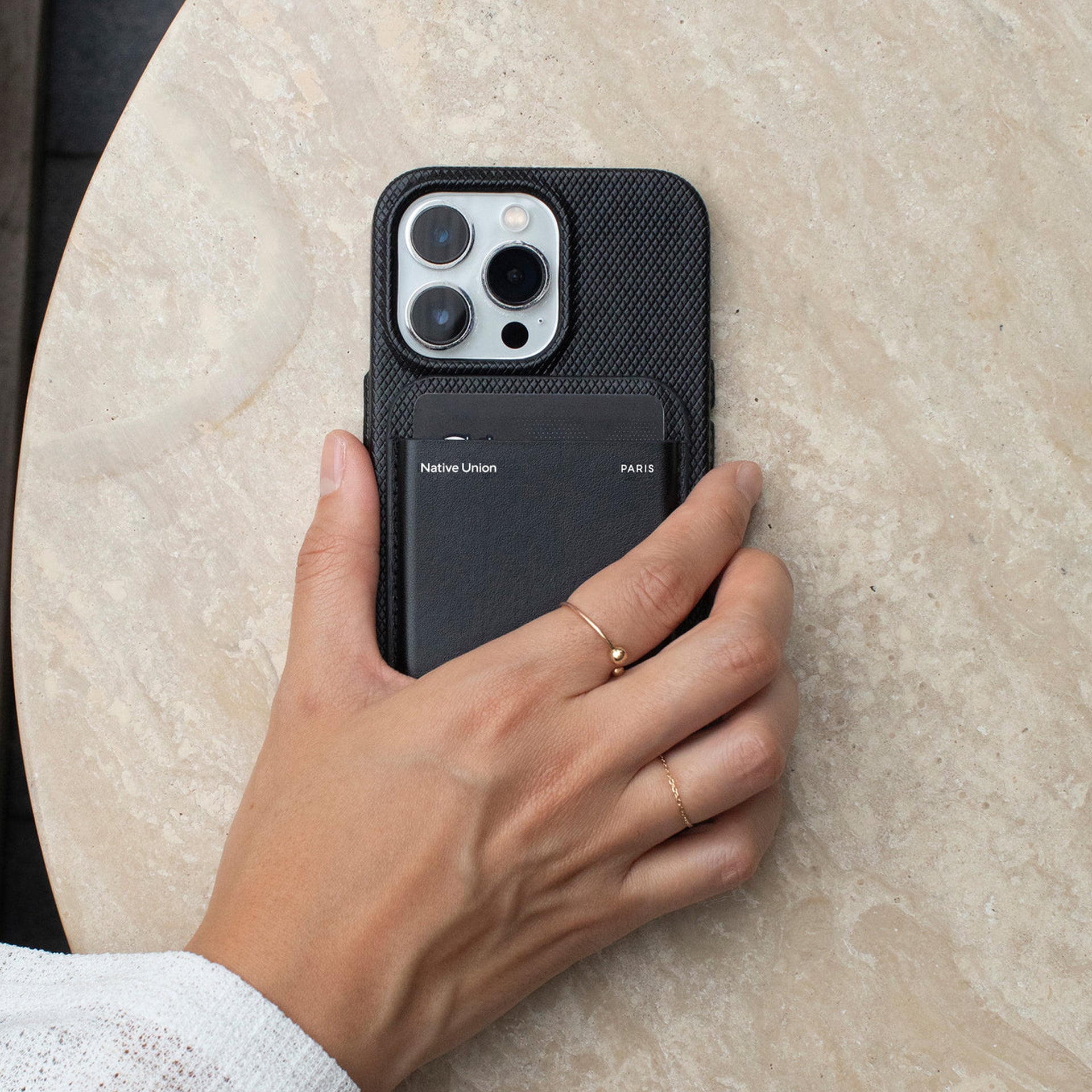 Native Union MagSafe Wallet | Uncrate Supply