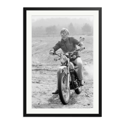 Robert Redford by Terry O'Neill 1975 Framed Print Black XXL