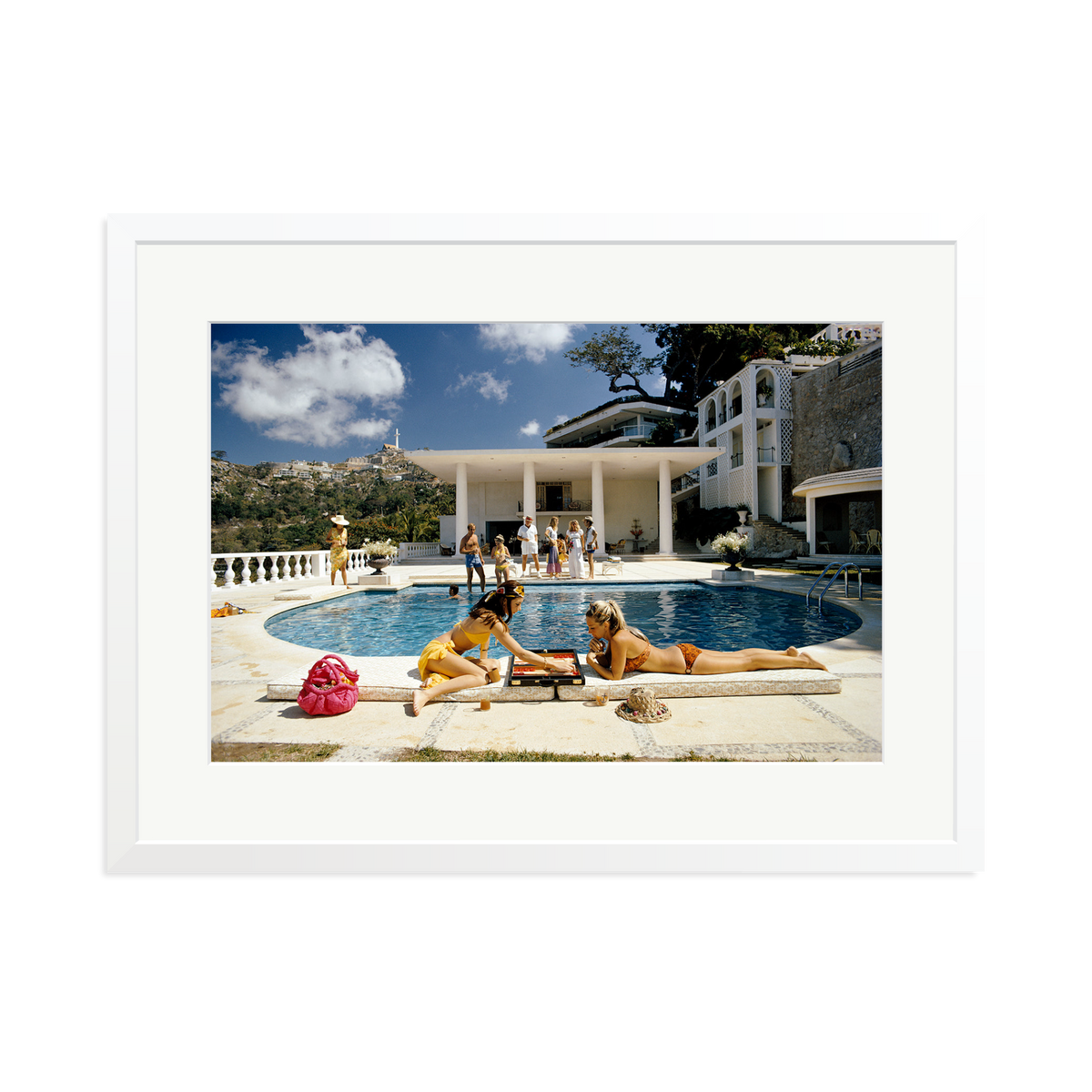 Slim Aarons 'Poolside Backgammon' White XL