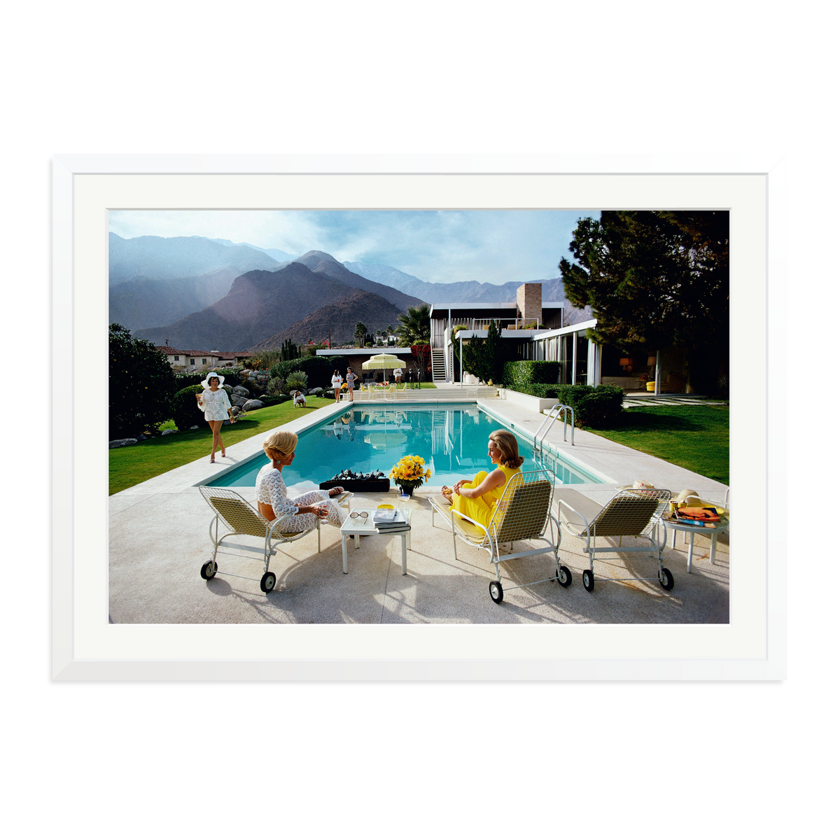 Slim Aarons 'Poolside Gossip' White XXL