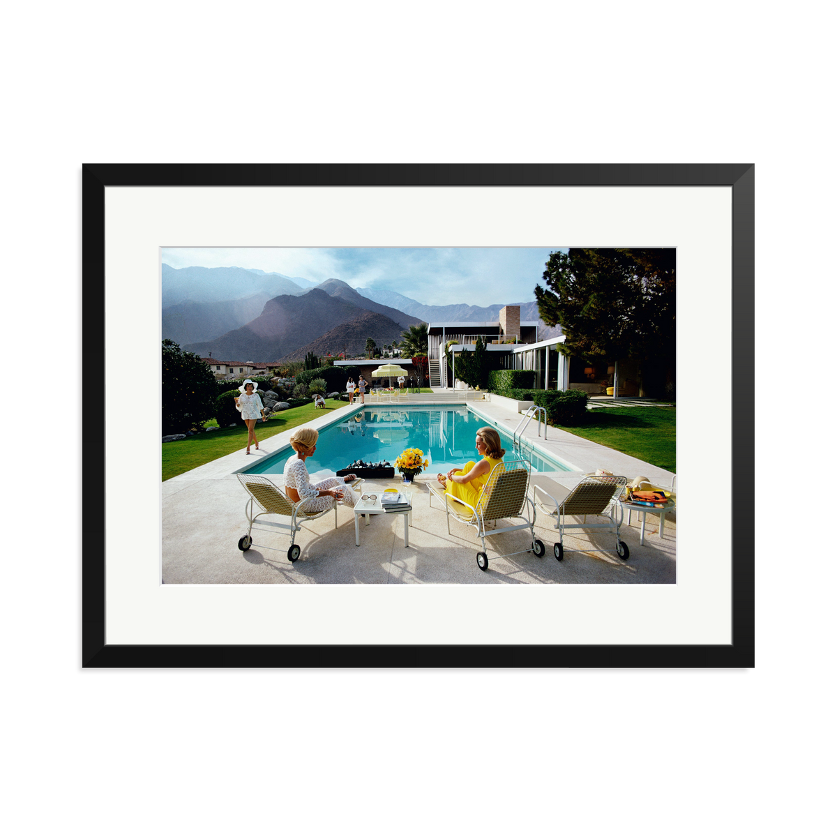 Slim Aarons 'Poolside Gossip' Black XL