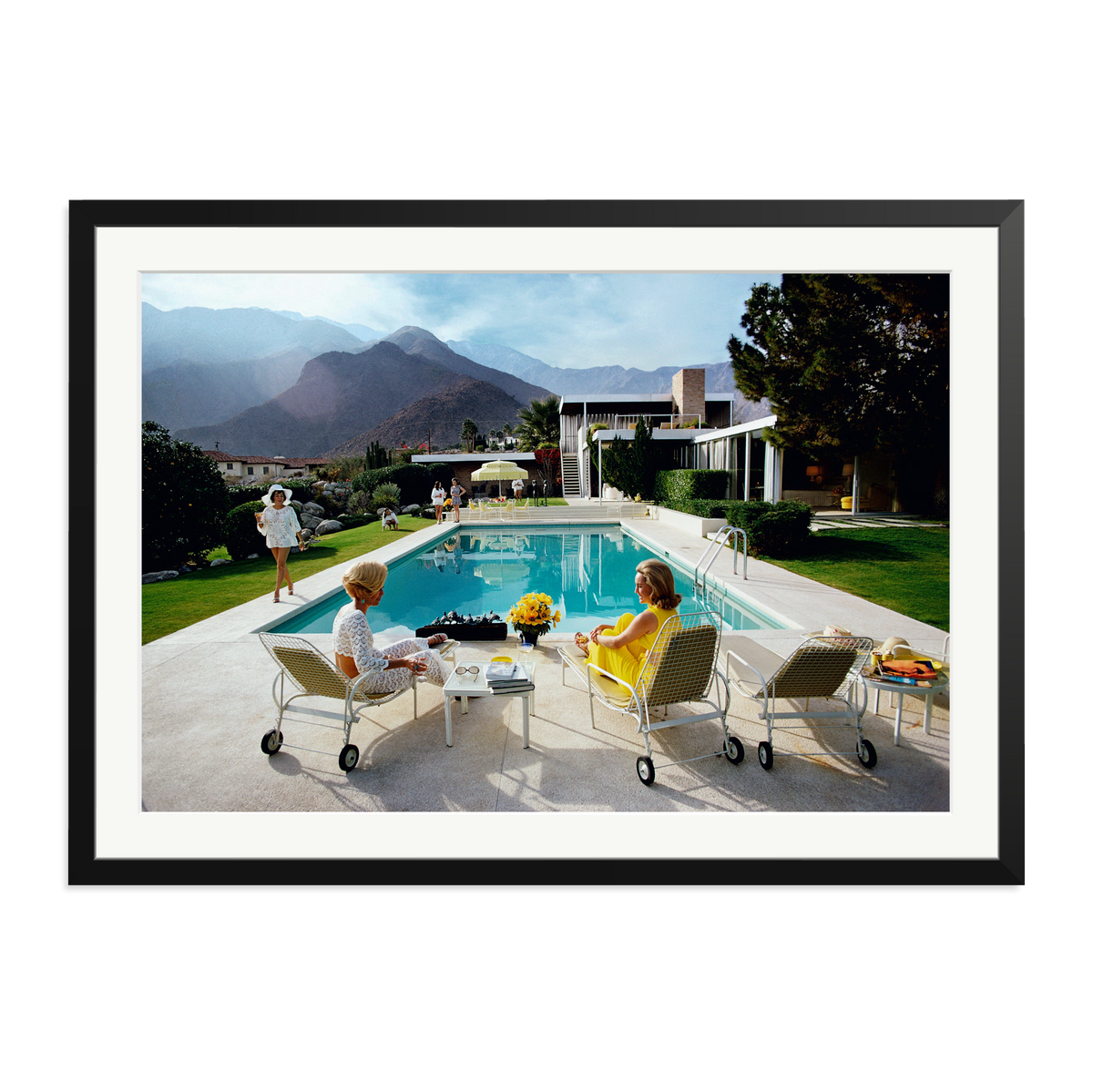 Slim Aarons 'Poolside Gossip' Black XXL