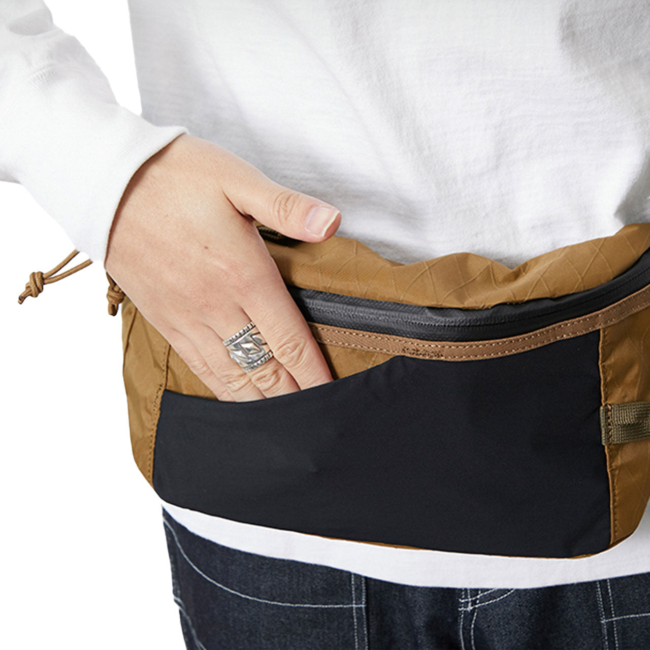 UNISEX BELT BAG | Performance Black | Accessories | ASICS