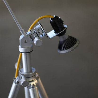 CW&T Tripod Light