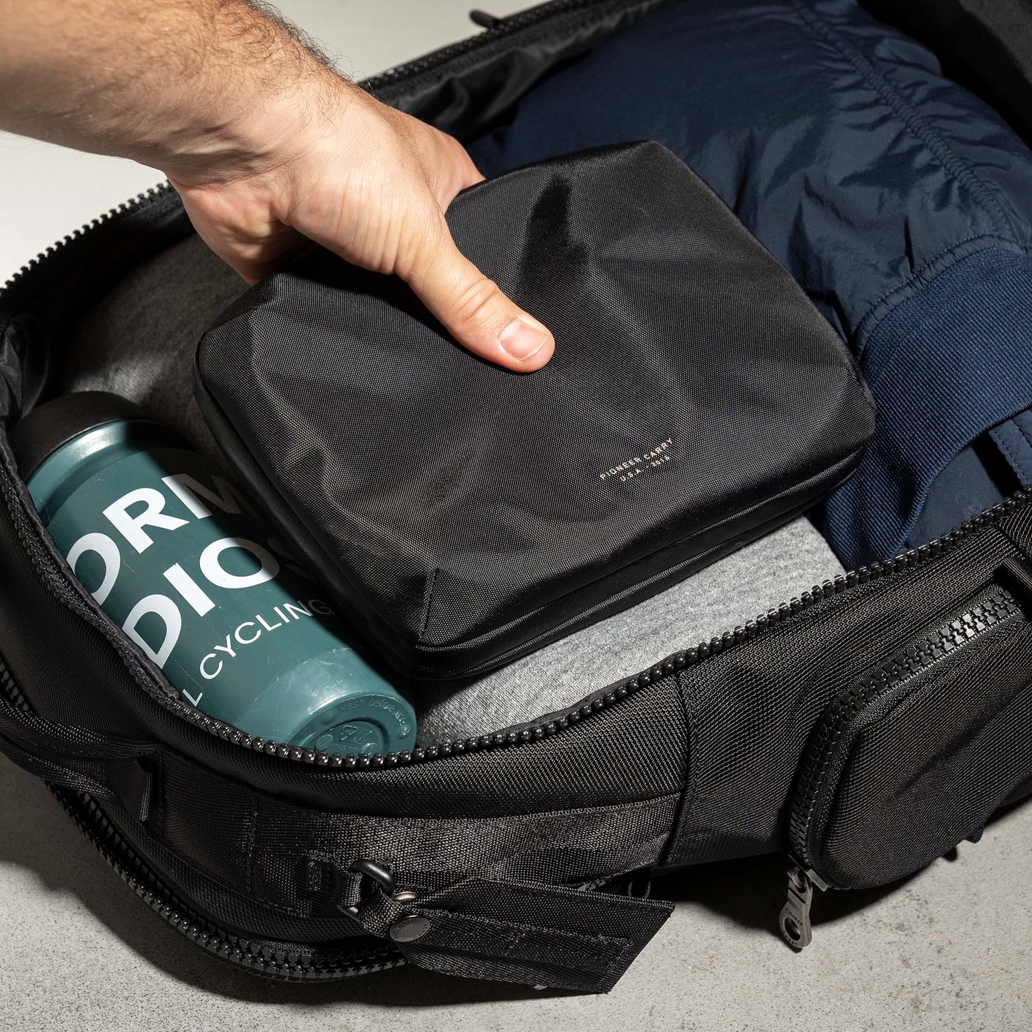 Pioneer Carry Global Pouch
