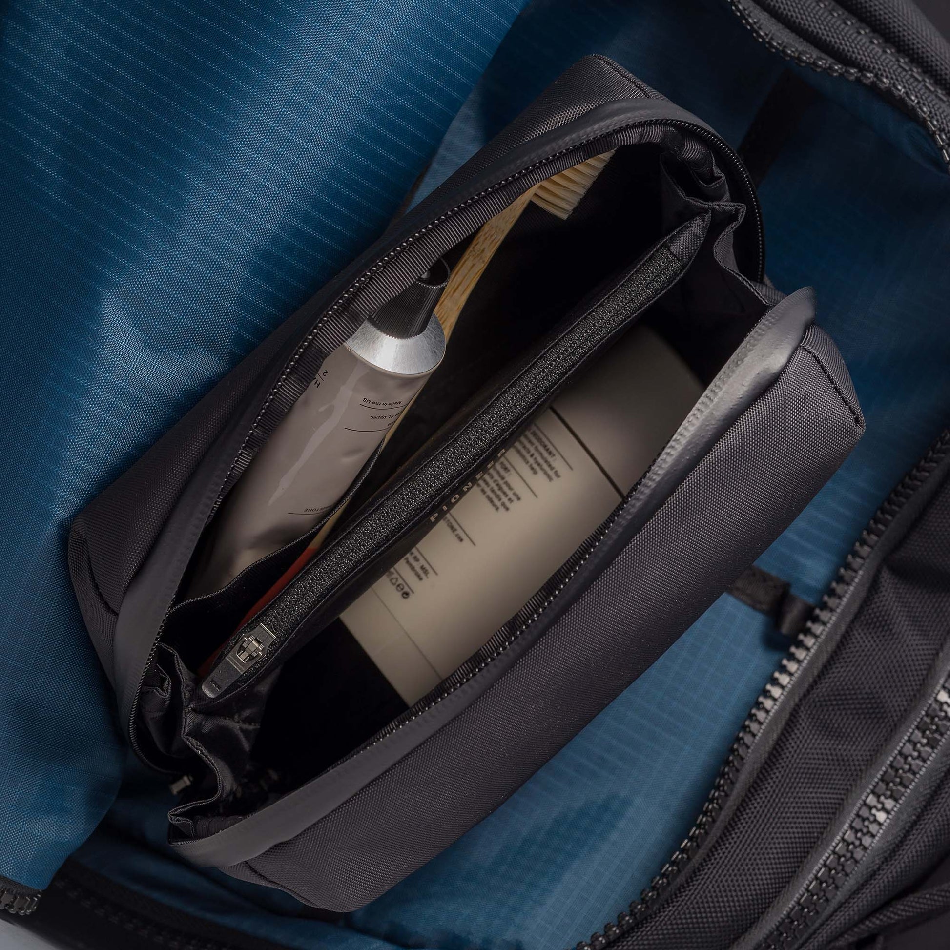 Pioneer Carry Global Pouch