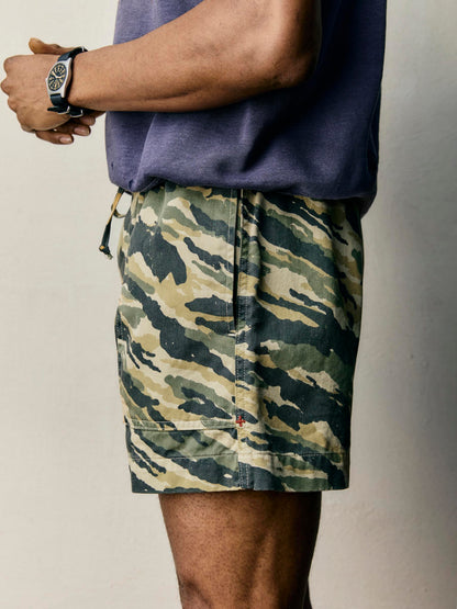 imogene + willie the lounge short in brushstroke camo