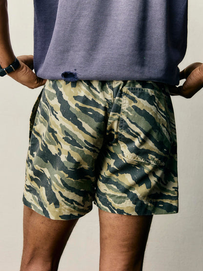 imogene + willie the lounge short in brushstroke camo