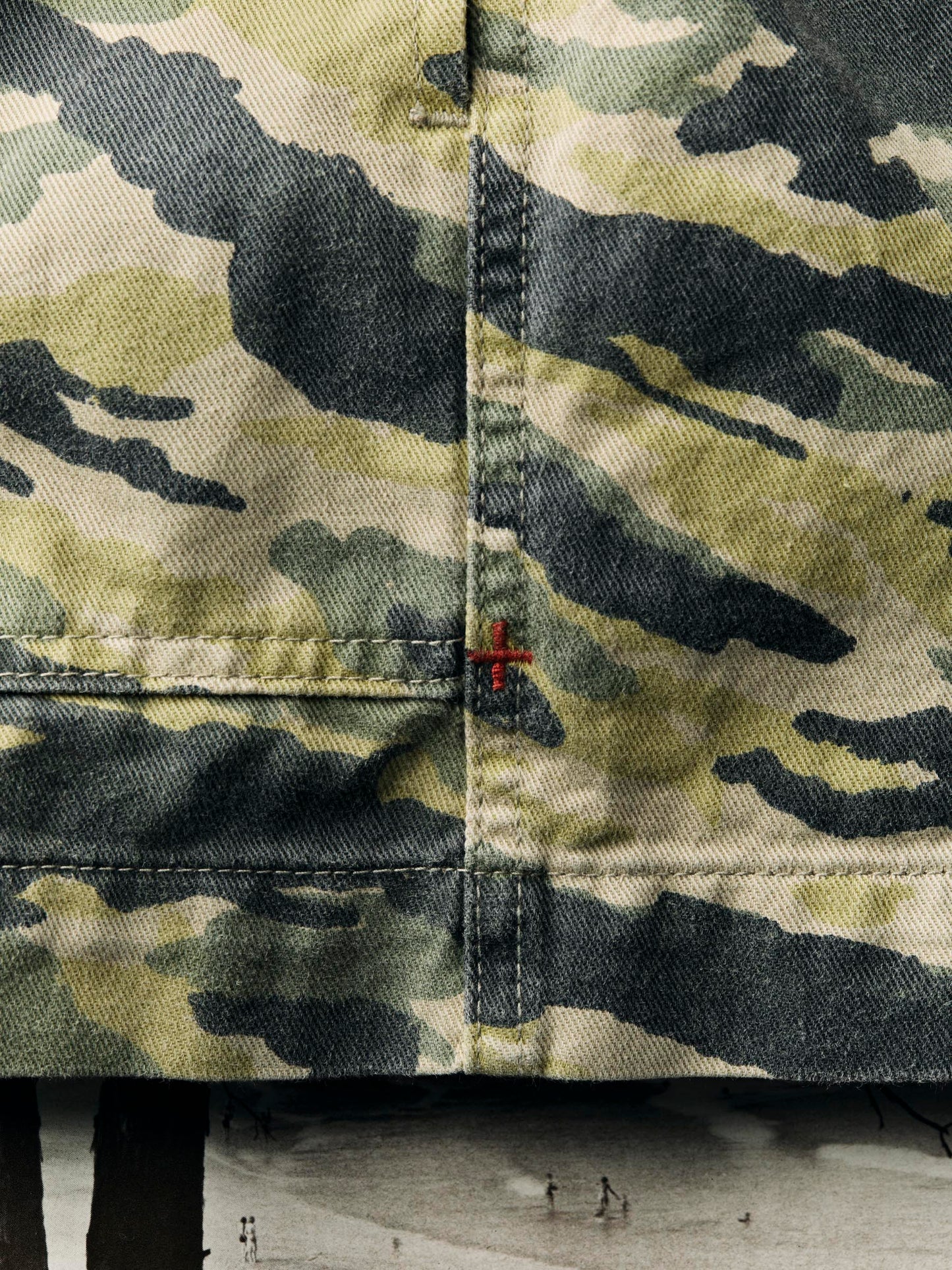 imogene + willie the lounge short in brushstroke camo