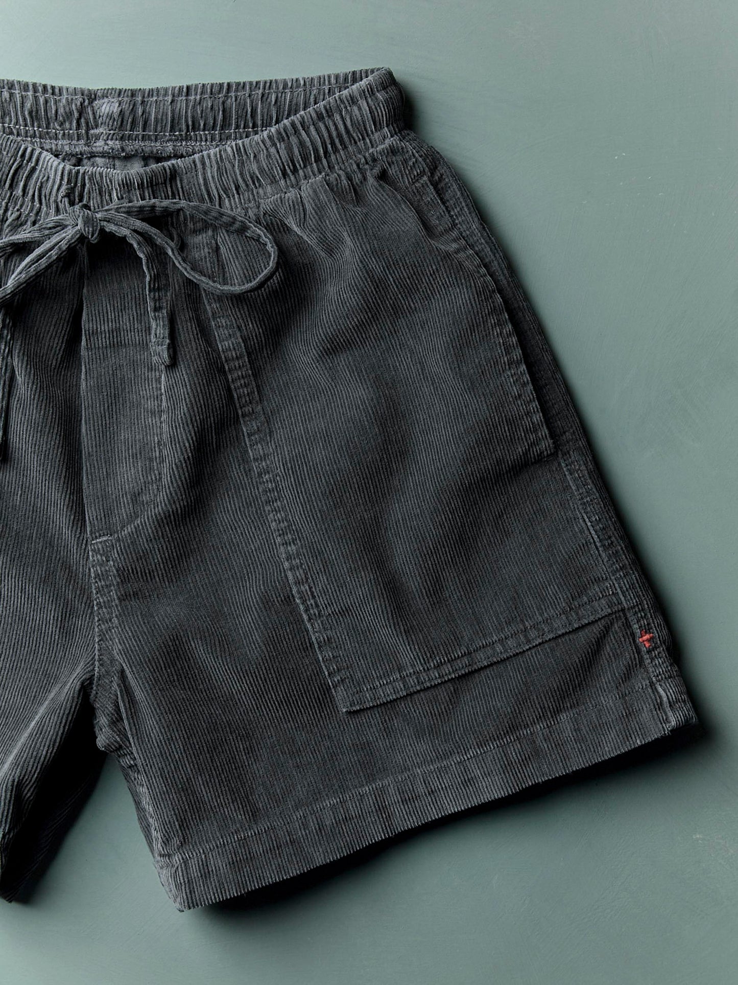 imogene + willie the lounge short in sunfaded black cord