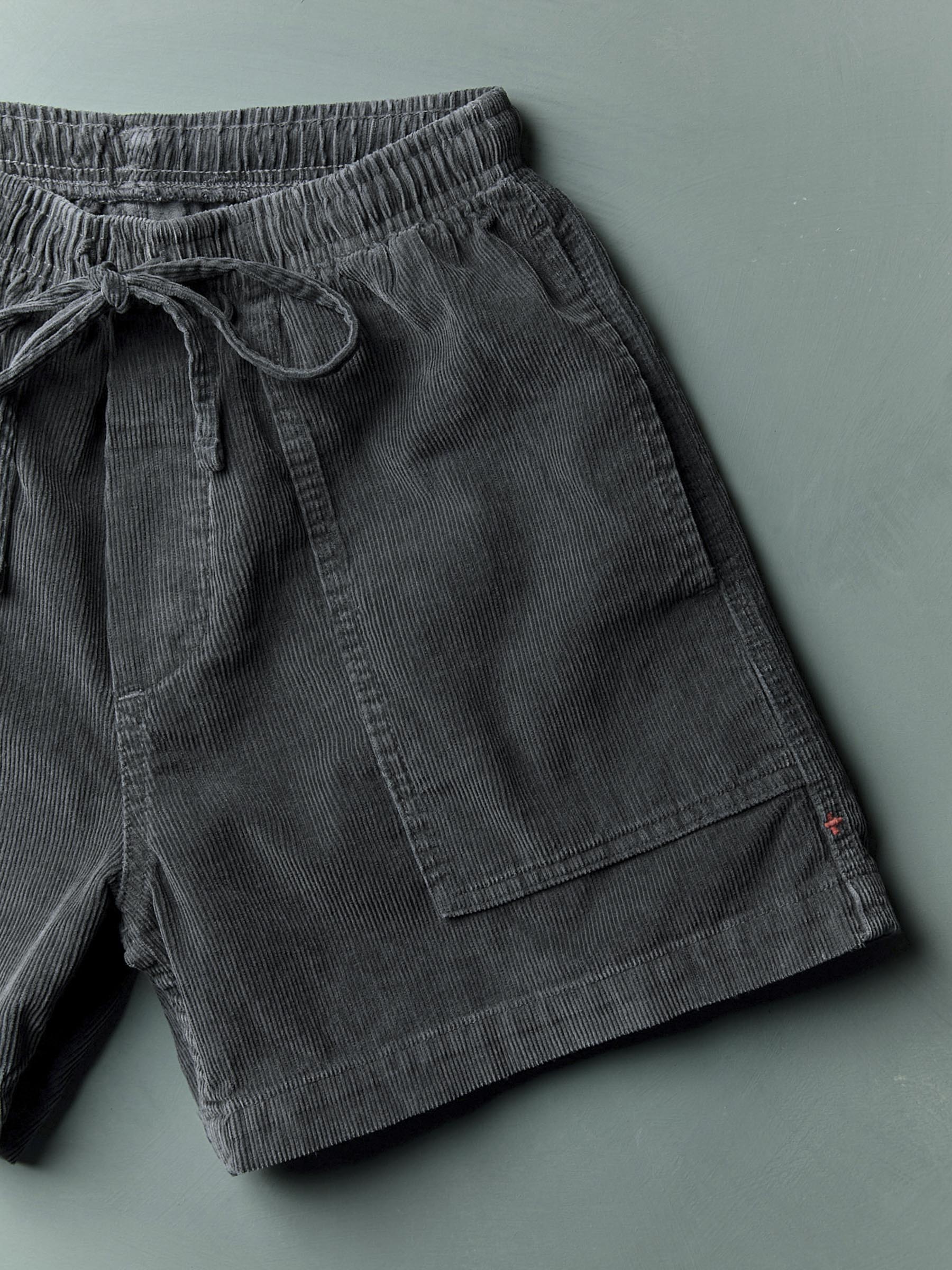 imogene + willie the lounge short in sunfaded black cord
