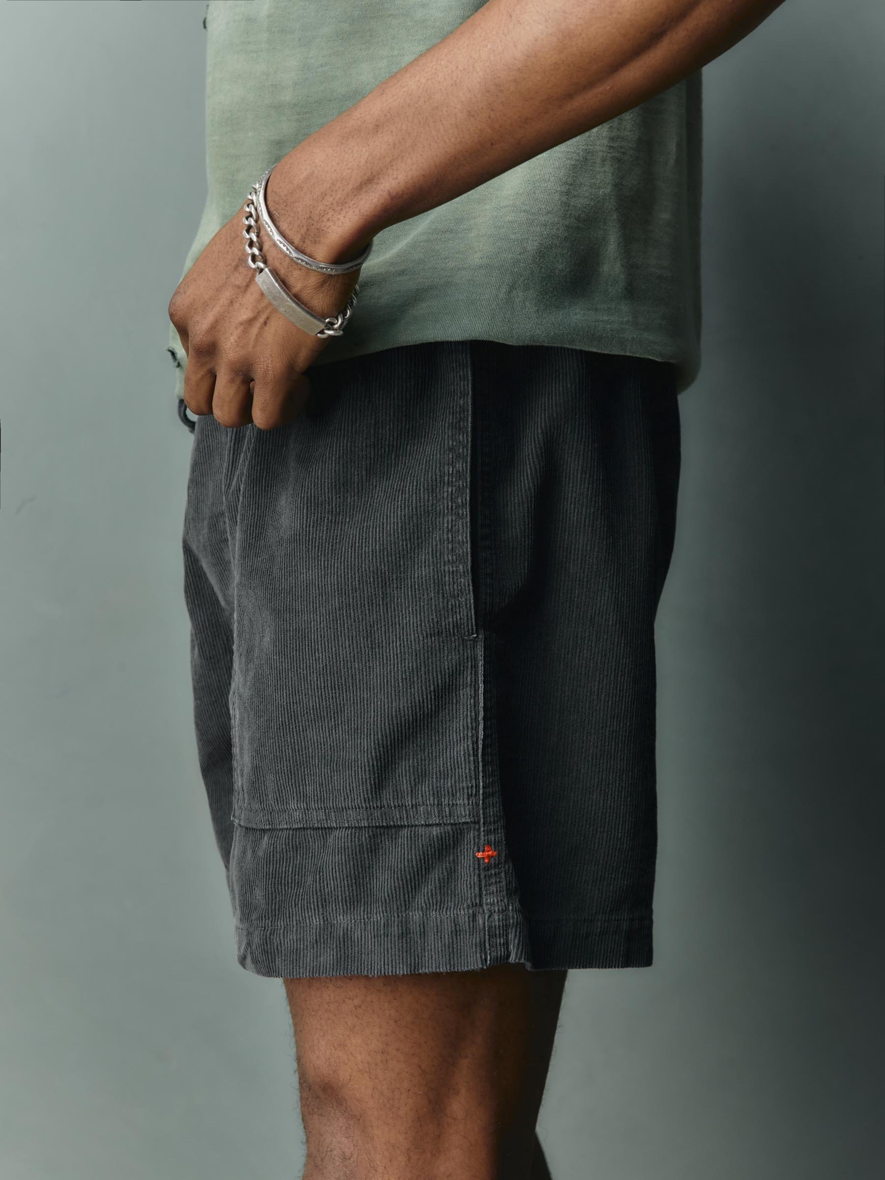 imogene + willie the lounge short in sunfaded black cord