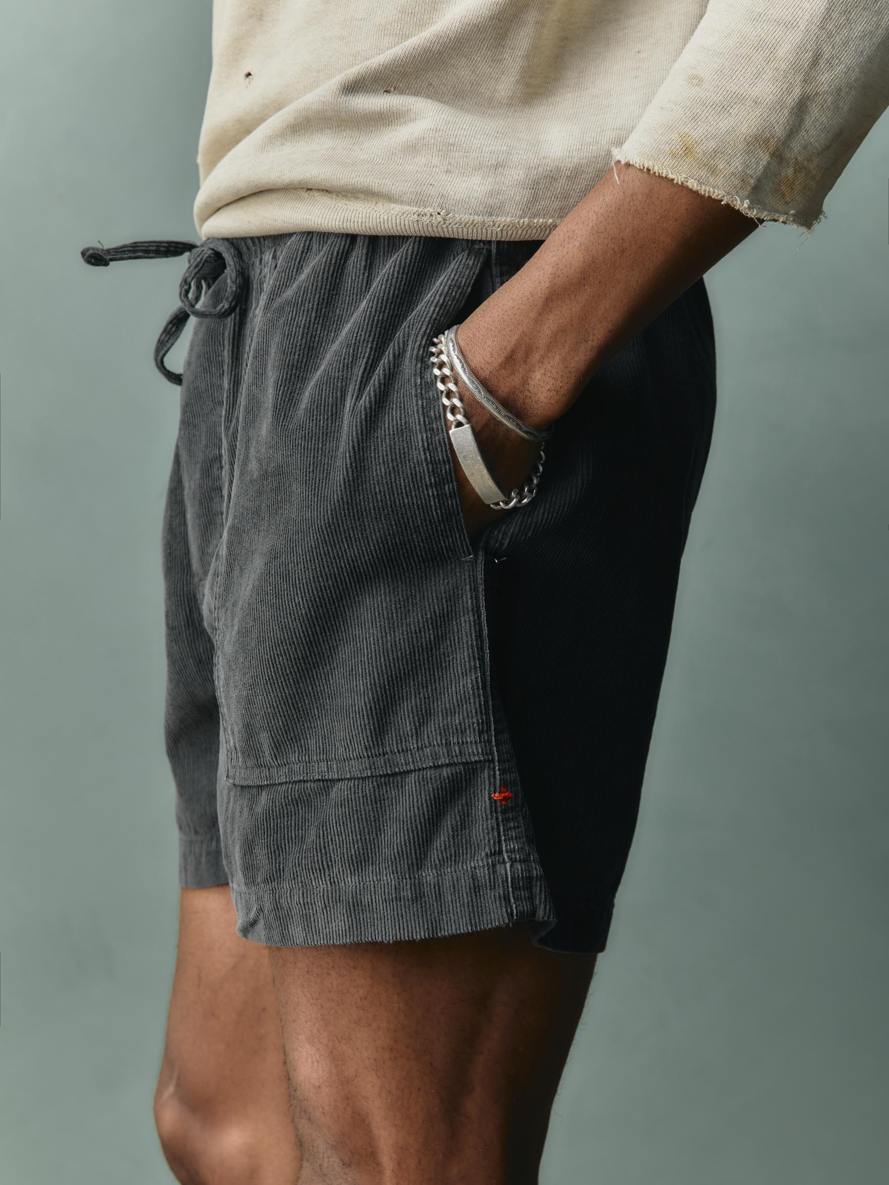 imogene + willie the lounge short in sunfaded black cord