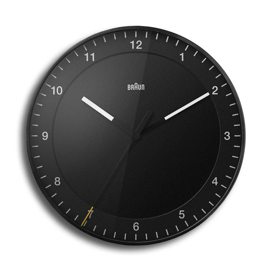 Klassische Braun-Wanduhr